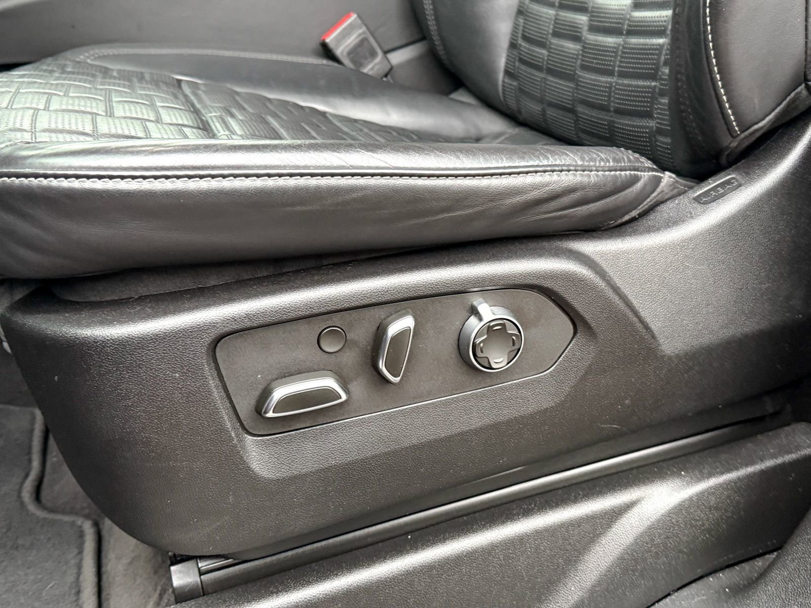 Used 2023 Cadillac Escalade Sport Platinum image 19