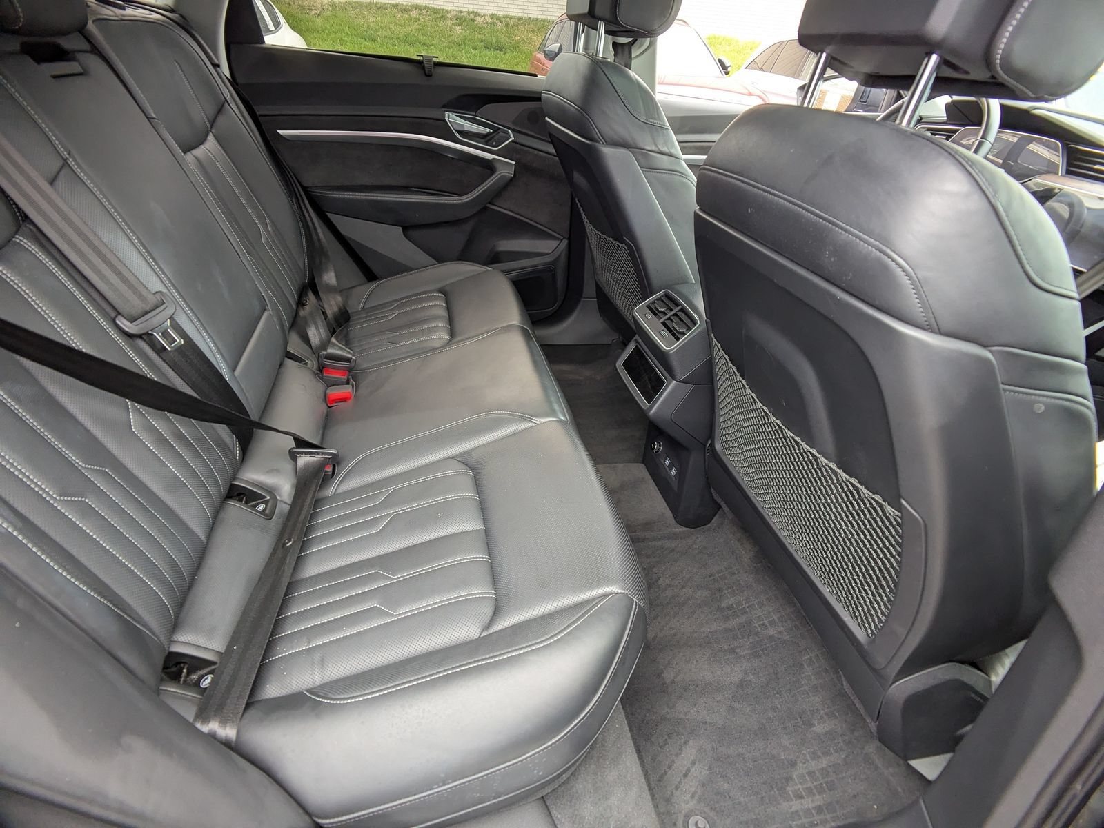 Used 2019 Audi e-tron Prestige w/ Prestige Package AWD/4WD image 14