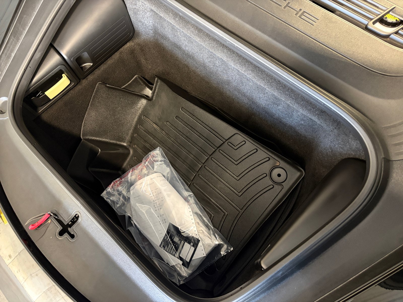 Certified 2025 Porsche 718 Cayman RWD image 30
