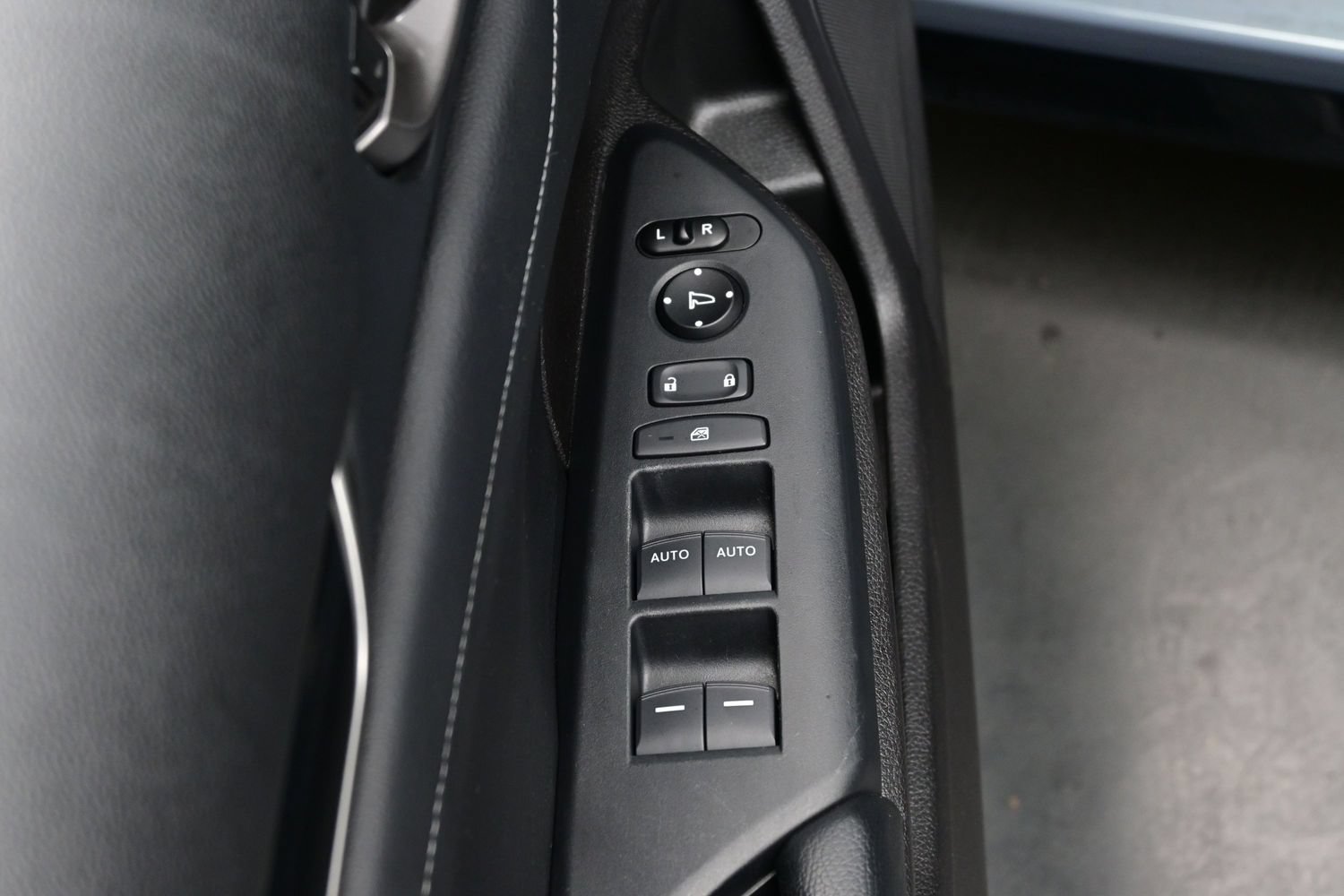 Used 2021 Honda Civic Sport Touring image 10