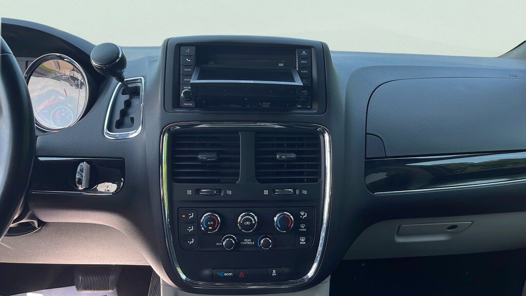 Used 2018 Dodge Grand Caravan SXT FWD image 10