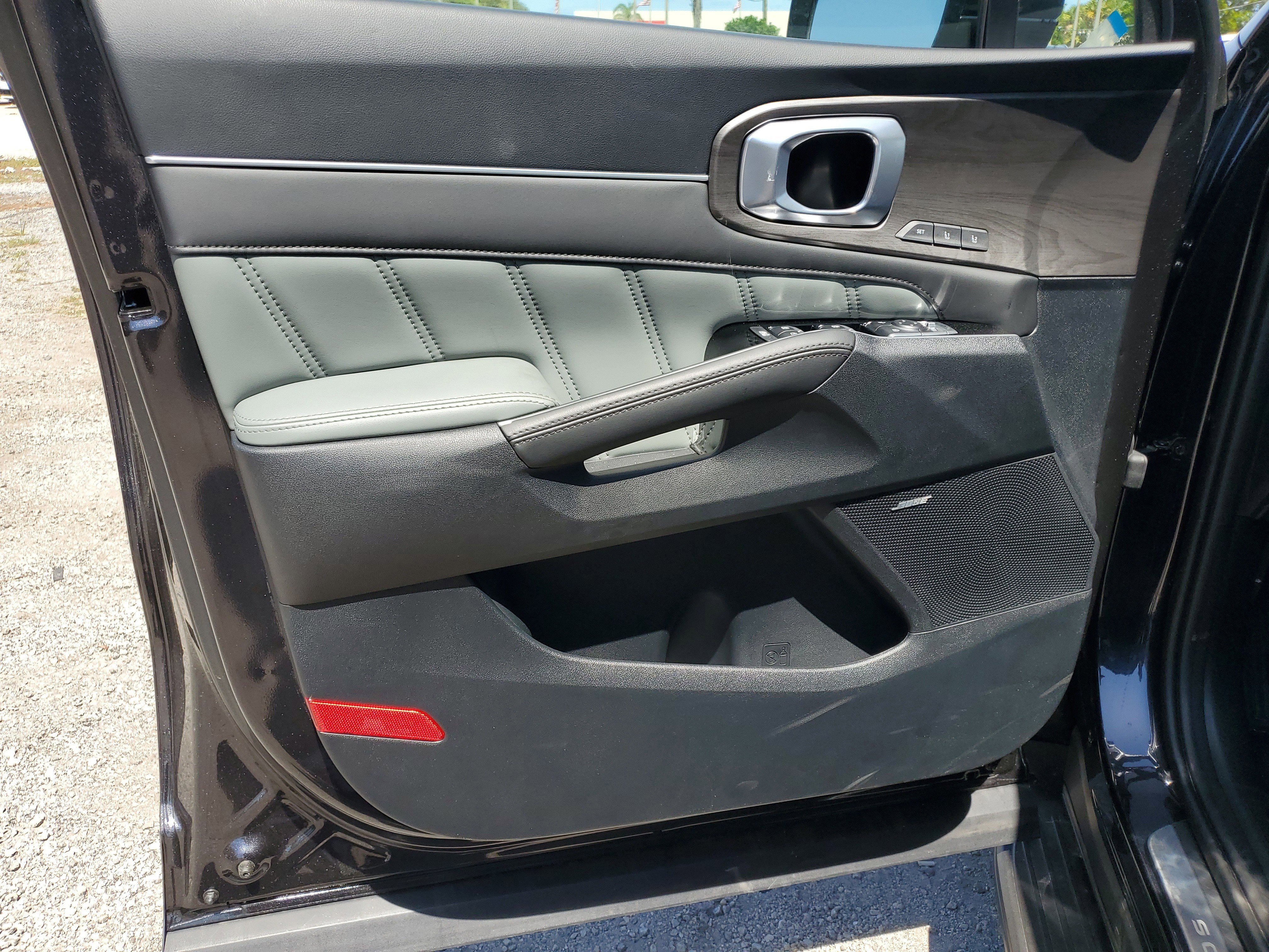 New 2025 Kia Sorento SX Prestige w/ Sage Leather Package image 13