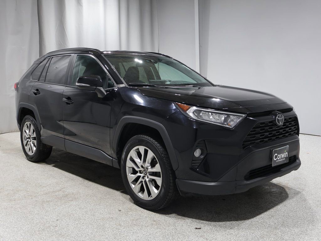 Used 2021 Toyota RAV4 XLE Premium image 1