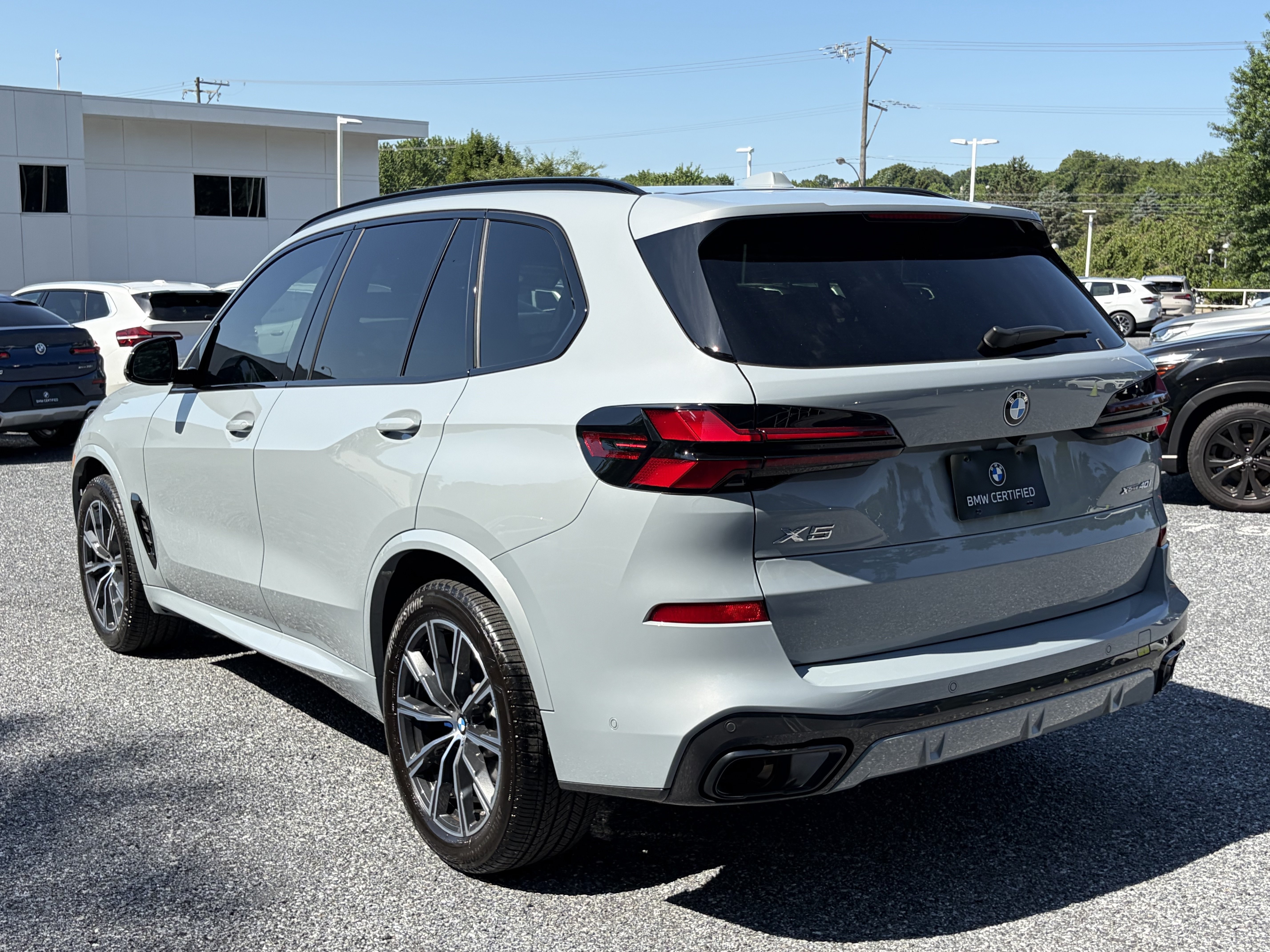 Used 2025 BMW X5 xDrive40i w/ M Sport Package AWD/4WD image 5