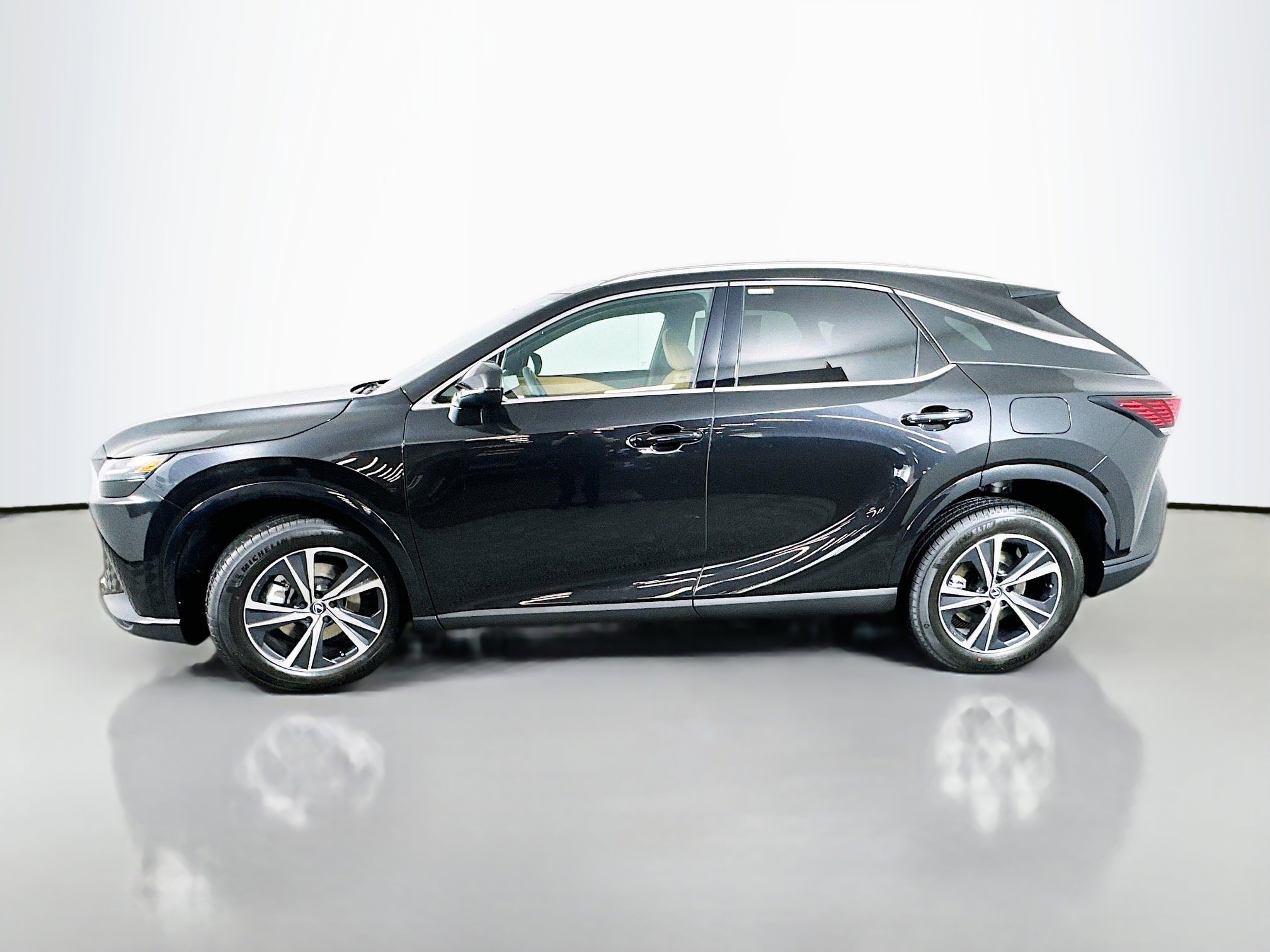 Used 2025 Lexus RX 350 Premium image 4