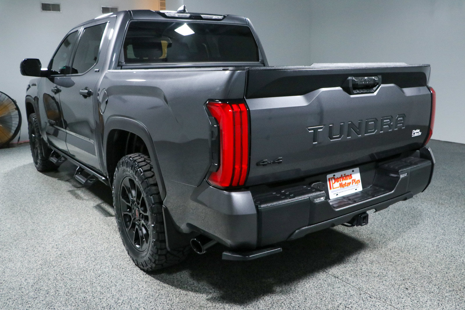 Used 2024 Toyota Tundra SR5 AWD/4WD image 9