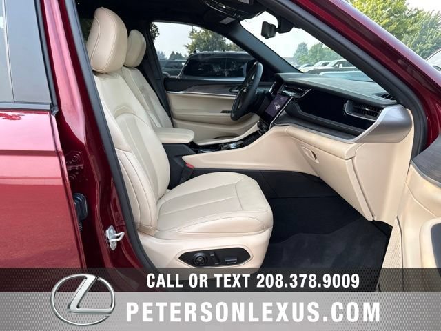Used 2023 Jeep Grand Cherokee L Limited w/ Luxury Tech Group II AWD/4WD image 13