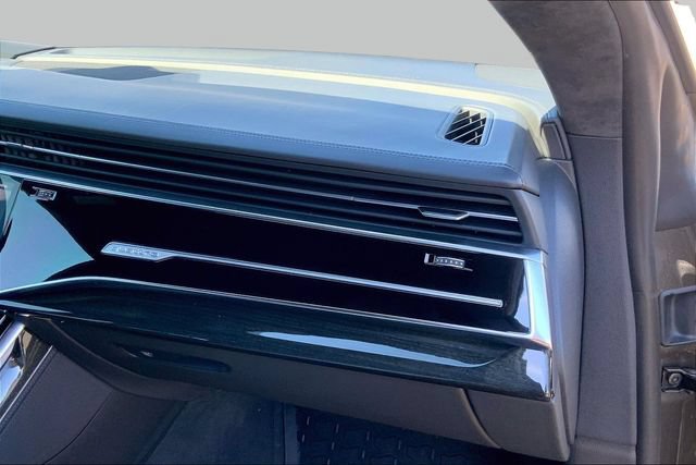 Used 2021 Audi Q8 Prestige w/ Prestige Package AWD/4WD image 16