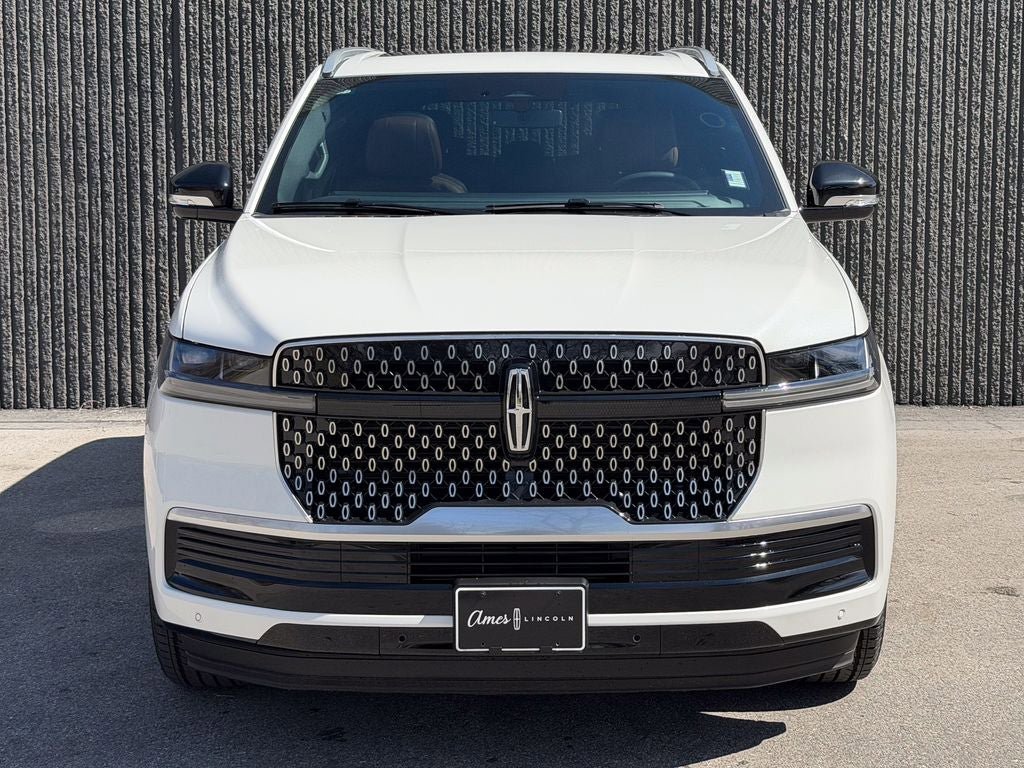New 2026 Lincoln Navigator Reserve AWD/4WD image 2