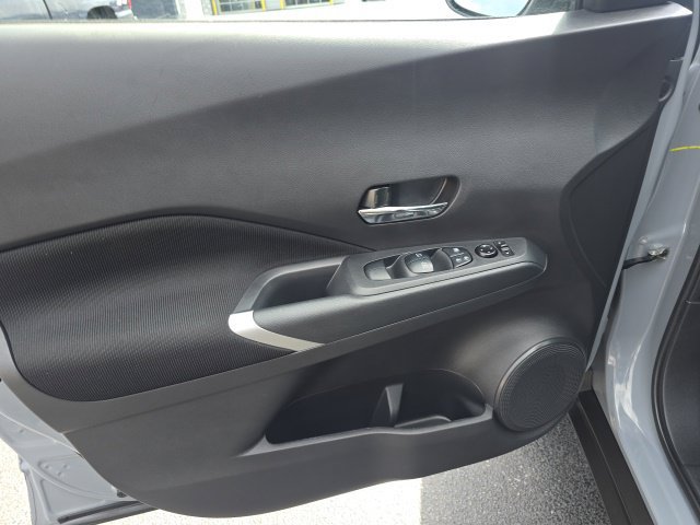 Used 2024 Nissan Kicks SV FWD image 16