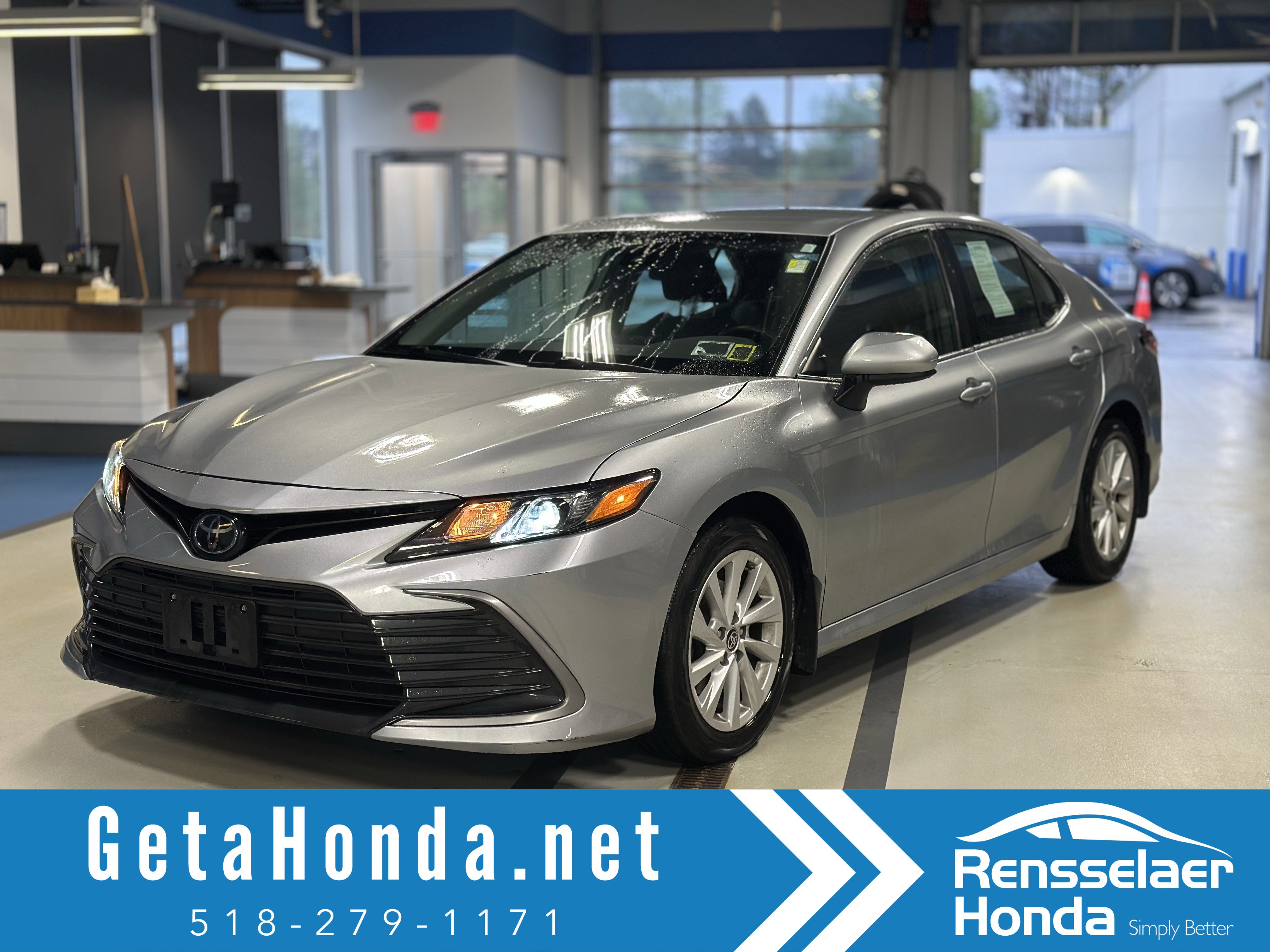 Used 2023 Toyota Camry LE FWD image 1