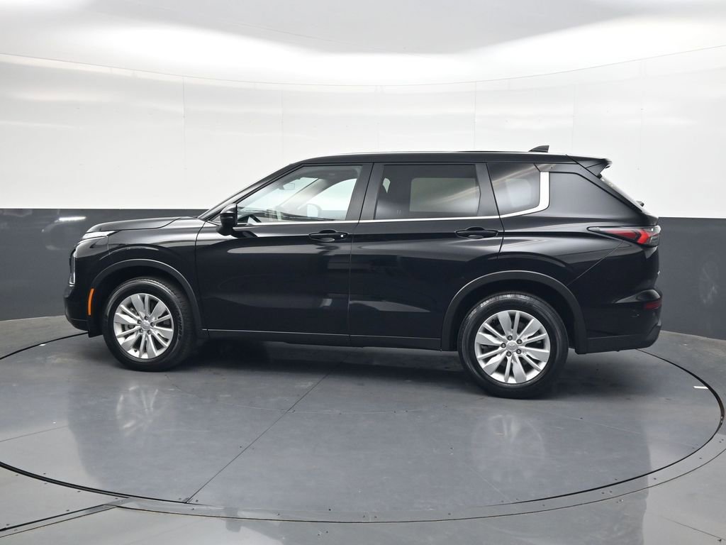 Used 2025 Mitsubishi Outlander ES AWD/4WD image 7