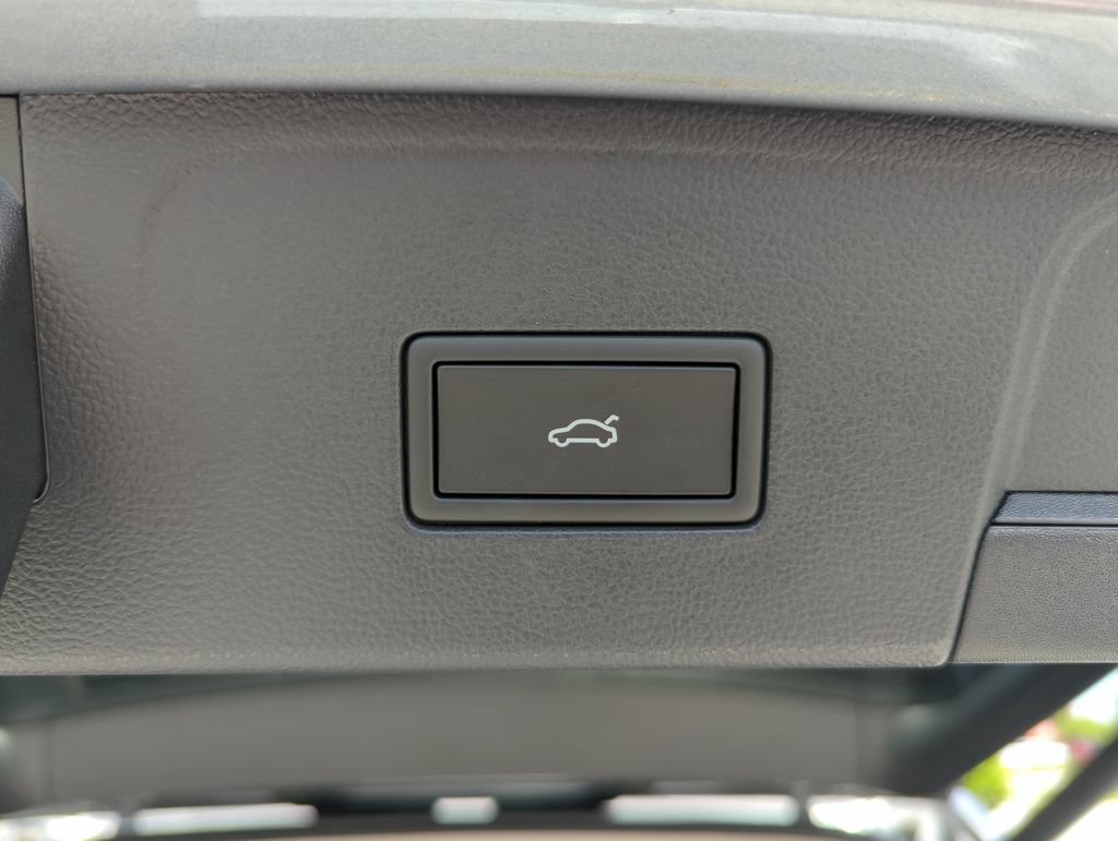 New 2026 Volkswagen Atlas SE FWD image 21