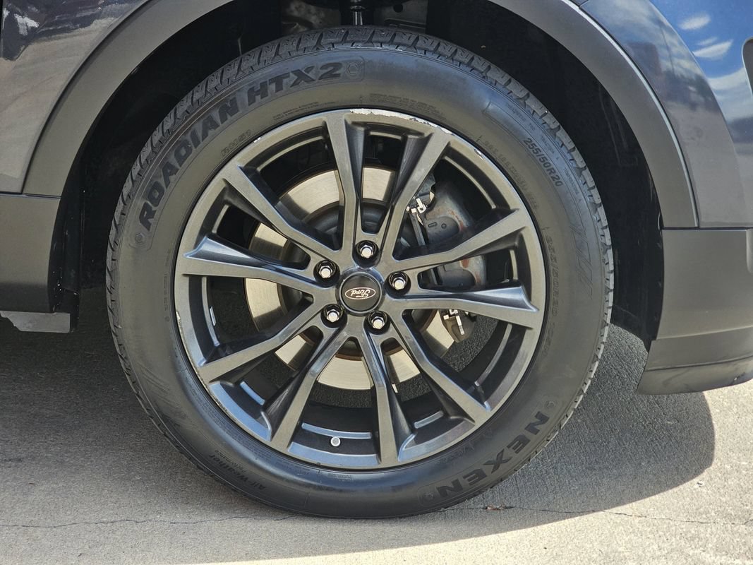 Used 2017 Ford Explorer XLT w/ Equipment Group 202A AWD/4WD image 30