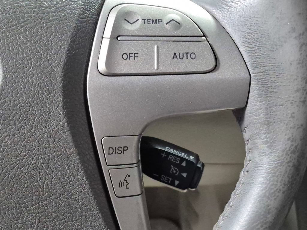 Used 2010 Toyota Camry XLE w/ Leather Pkg FWD image 13