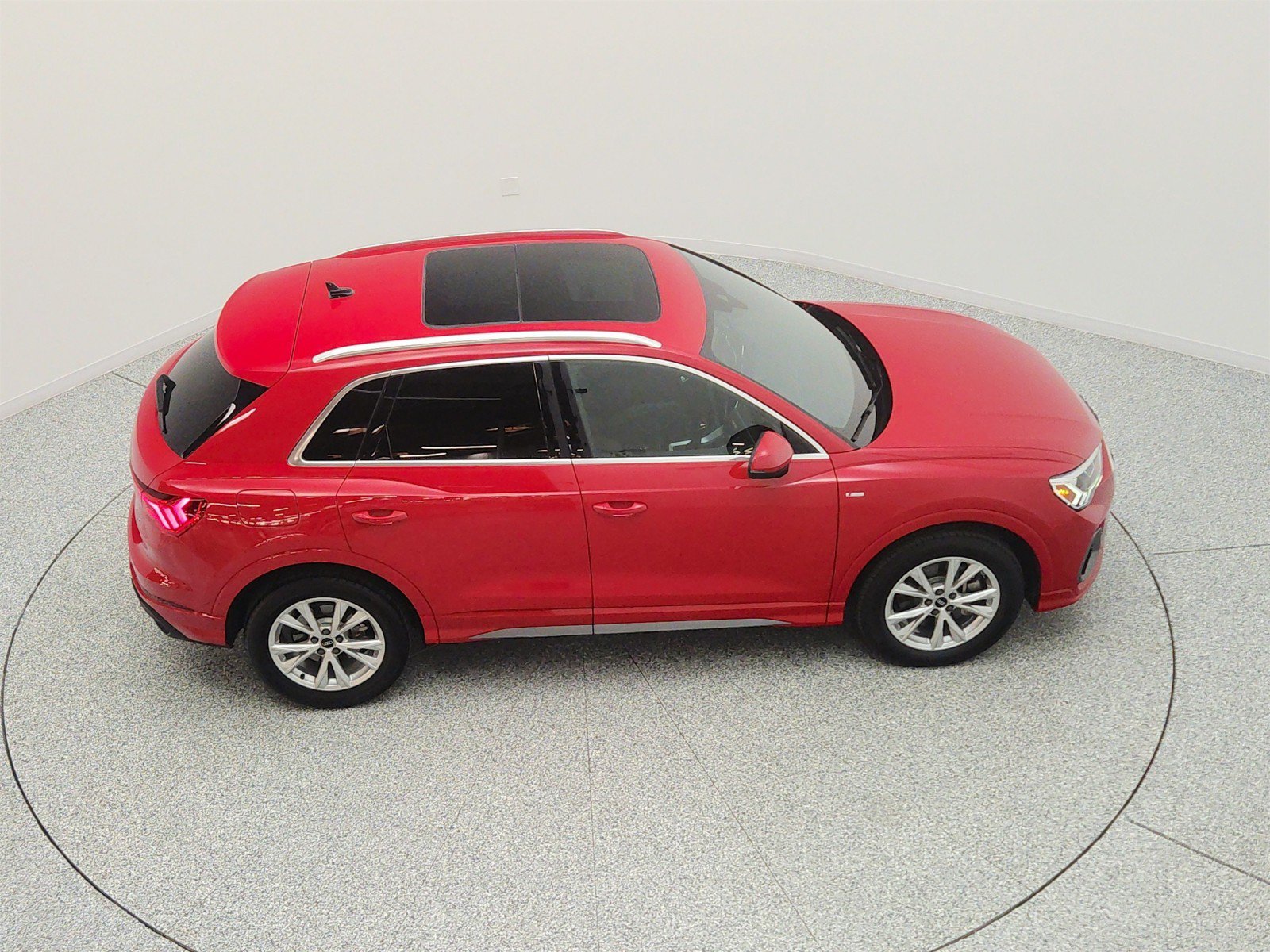 Used 2023 Audi Q3 2.0T Premium Plus w/ Premium Plus Package AWD/4WD image 25