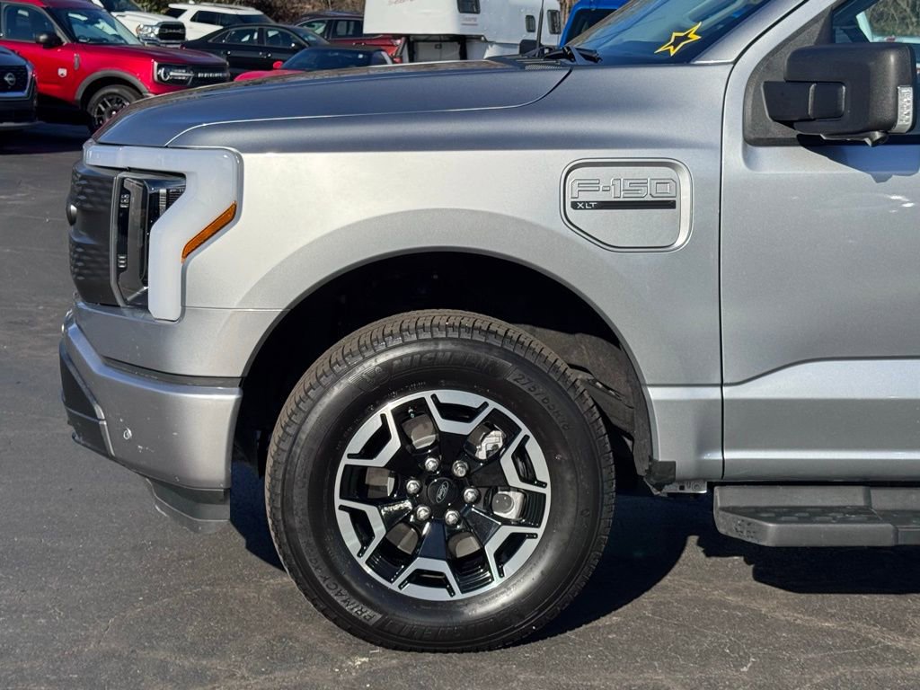 Used 2023 Ford F150 Lightning XLT image 38