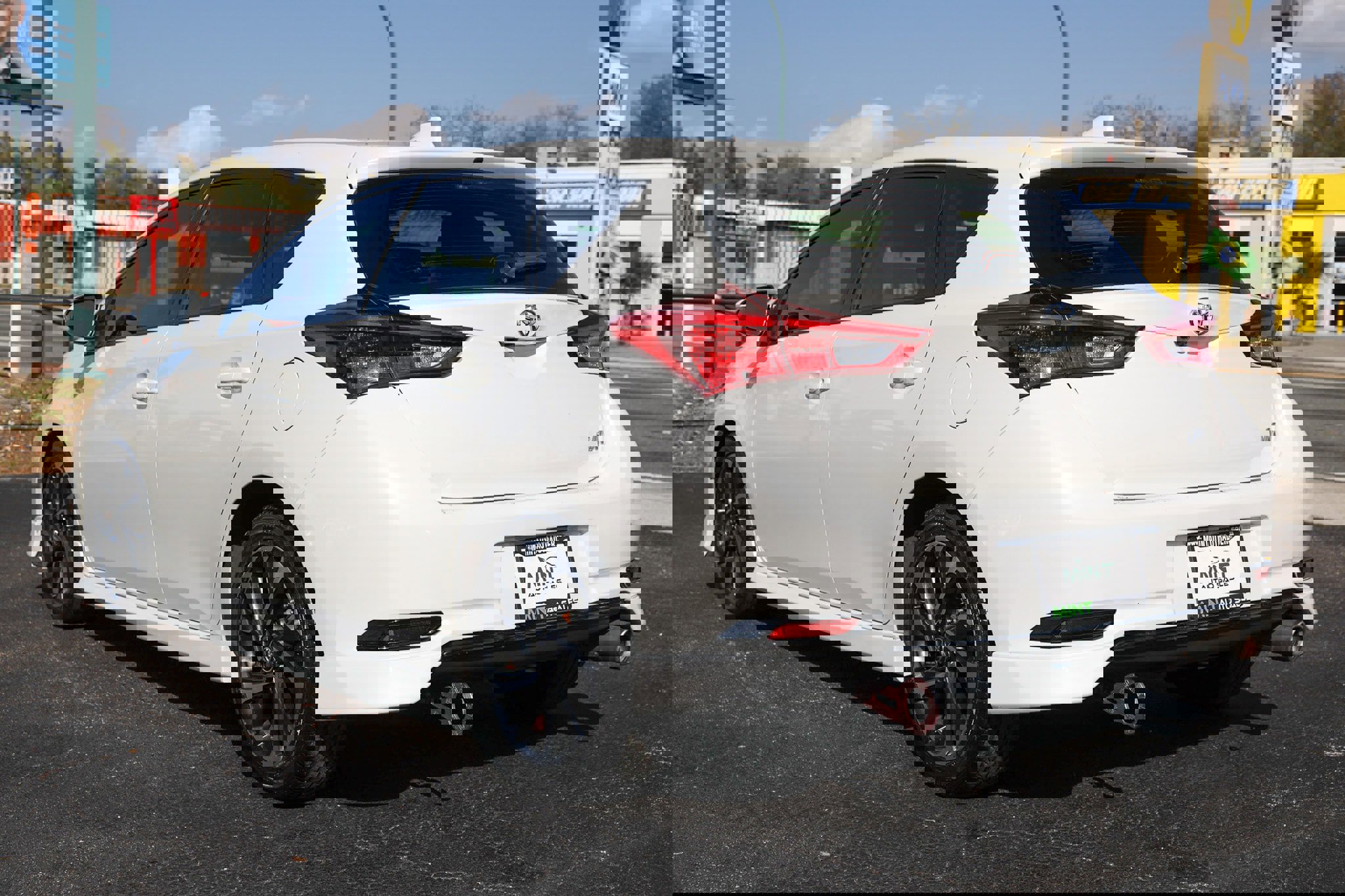 Used 2017 Toyota Corolla iM image 10