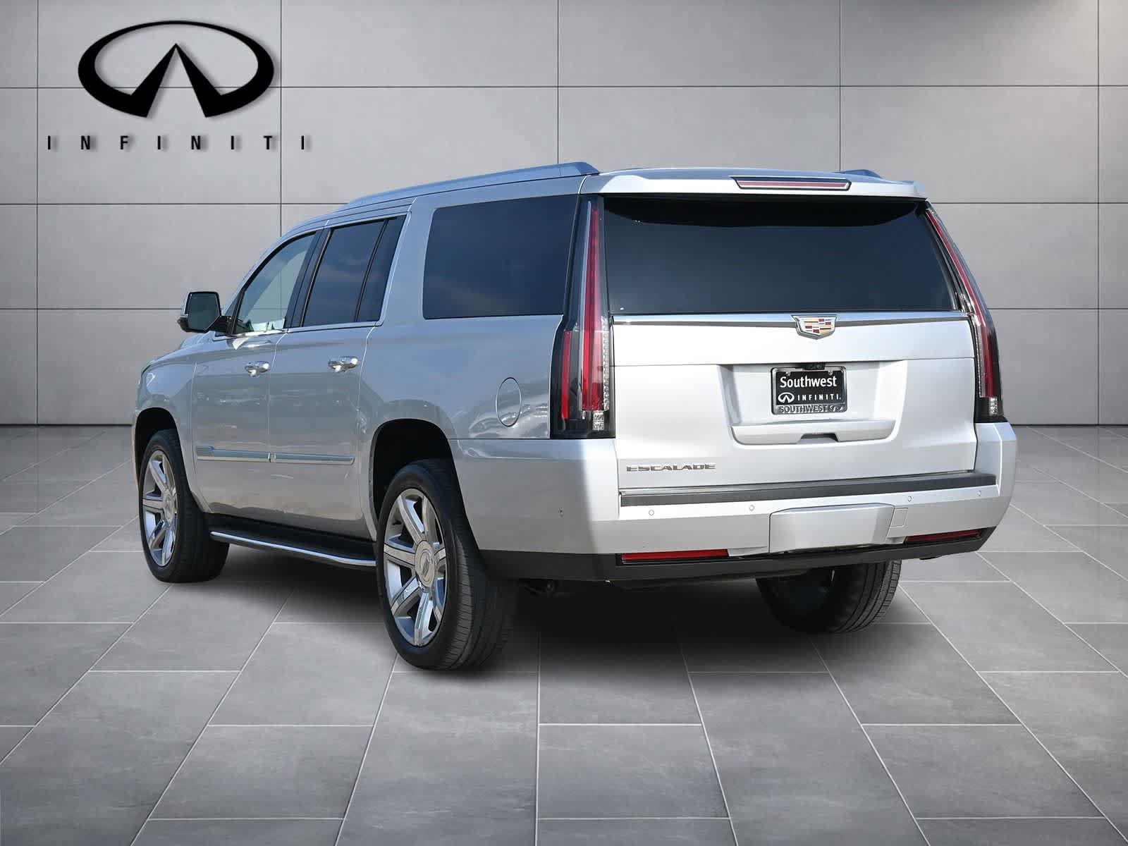Used 2019 Cadillac Escalade ESV Luxury AWD/4WD image 5