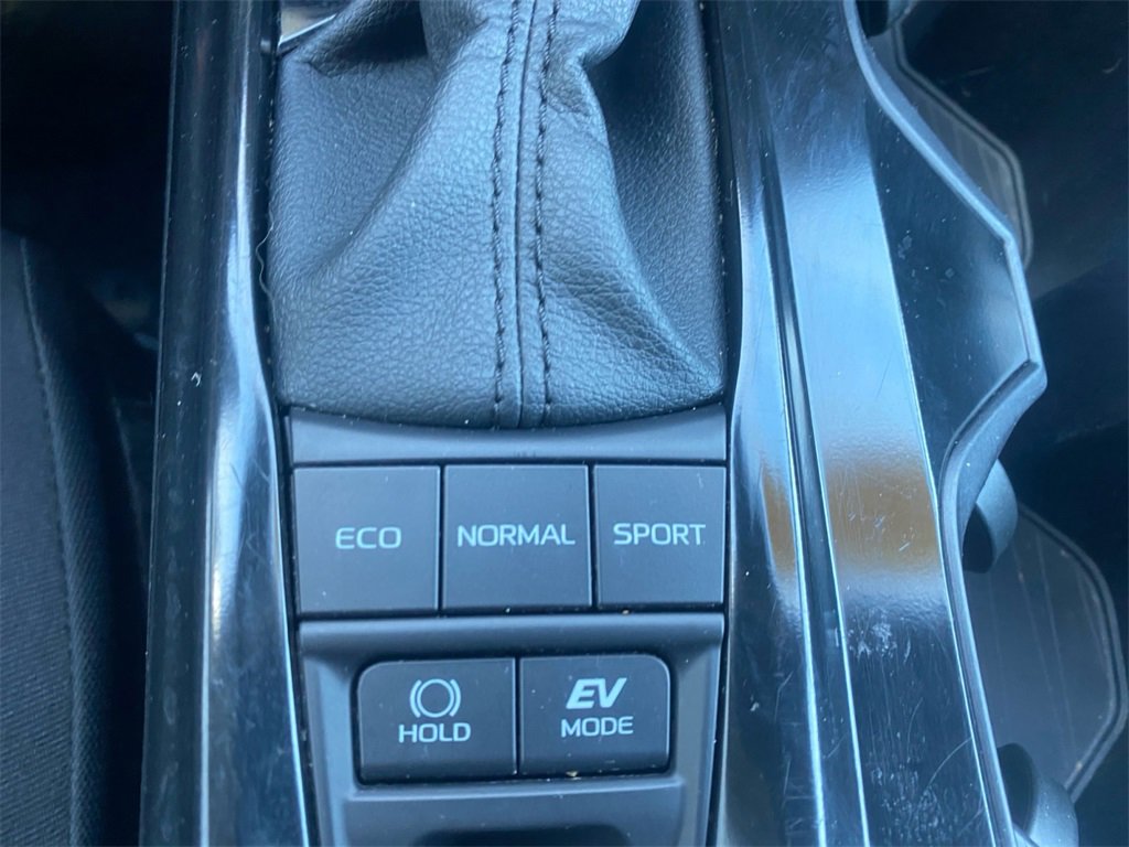 Used 2025 Toyota Camry LE image 24