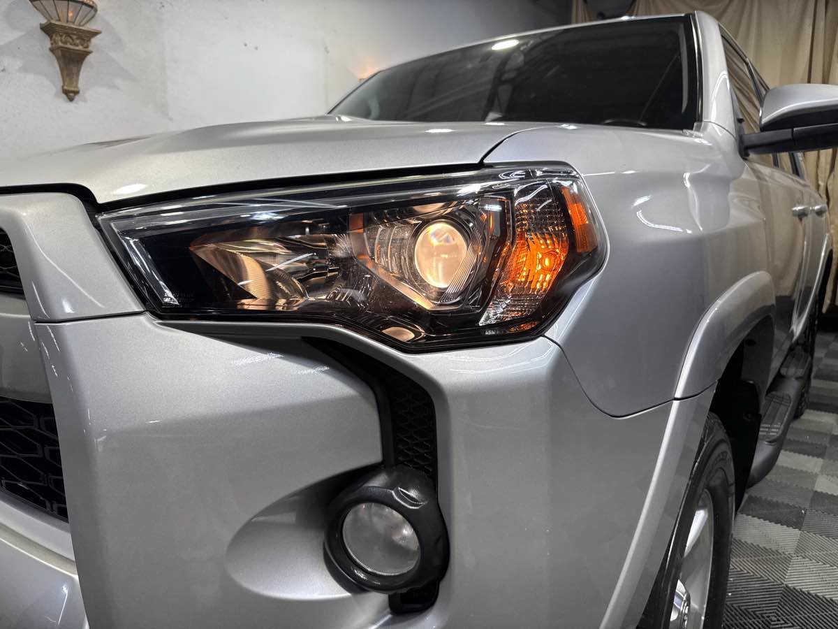 Used 2018 Toyota 4Runner TRD Off-Road AWD/4WD image 6
