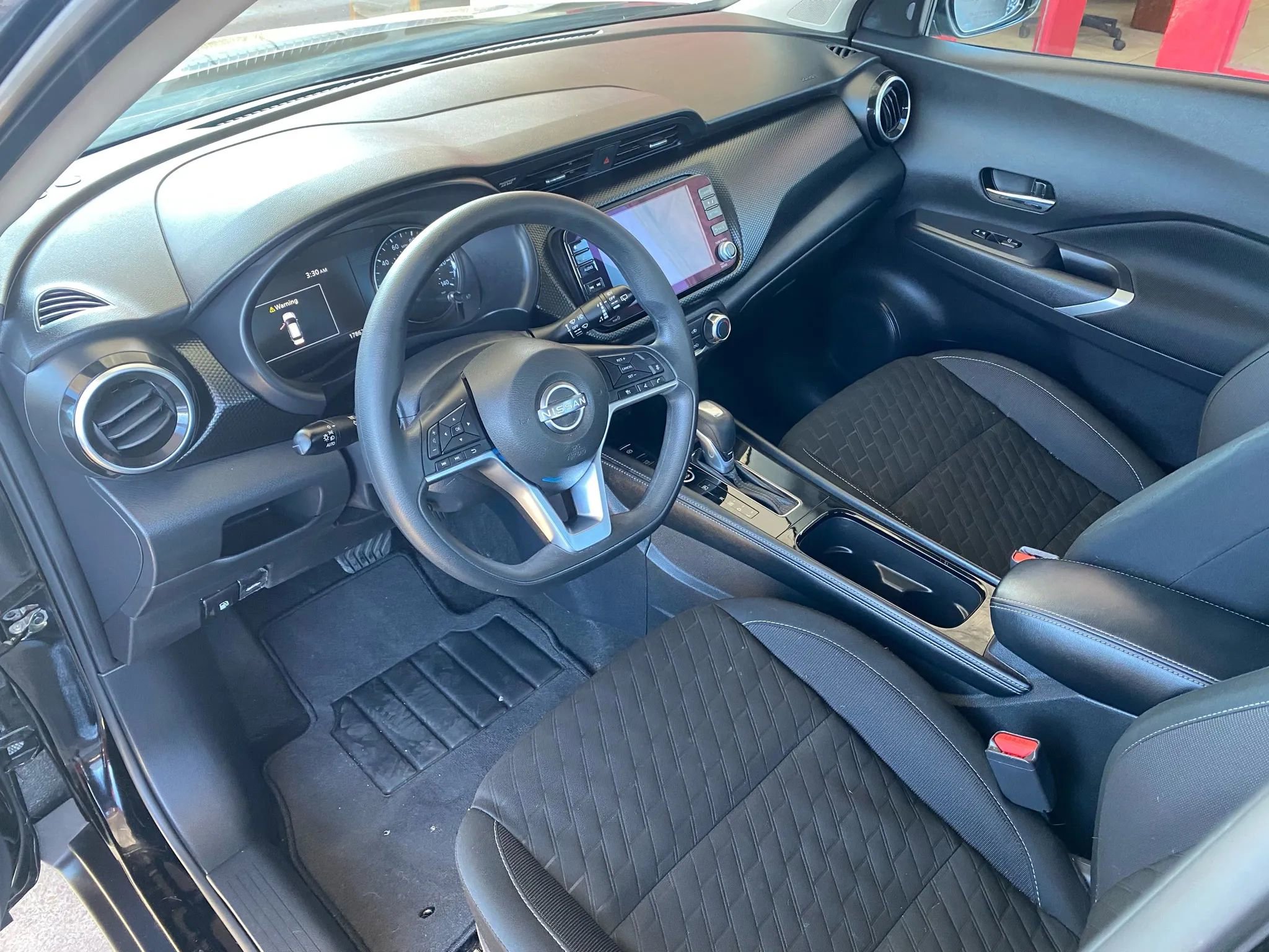 Used 2023 Nissan Kicks SV image 9