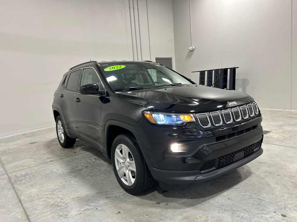 Used 2022 Jeep Compass Latitude image 4