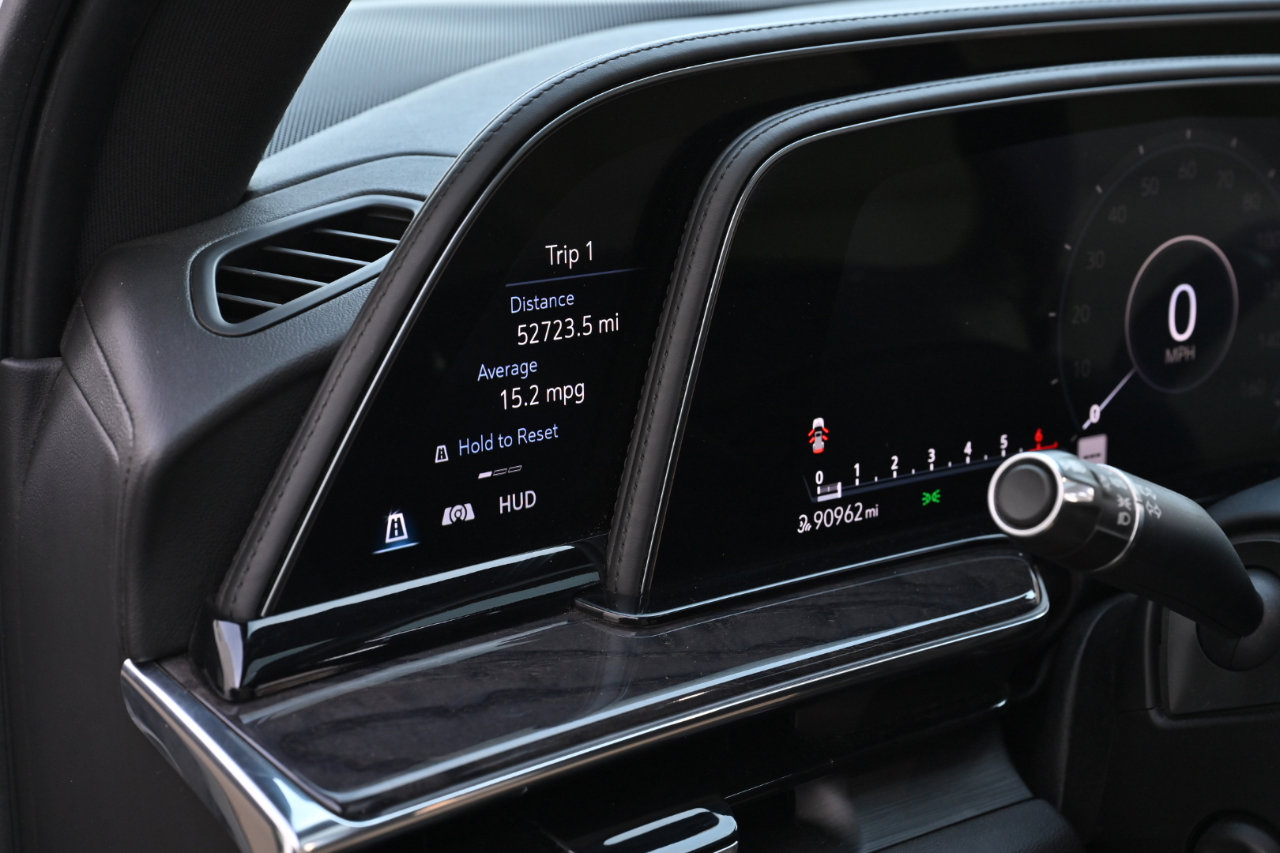 Used 2021 Cadillac Escalade Premium Luxury image 25