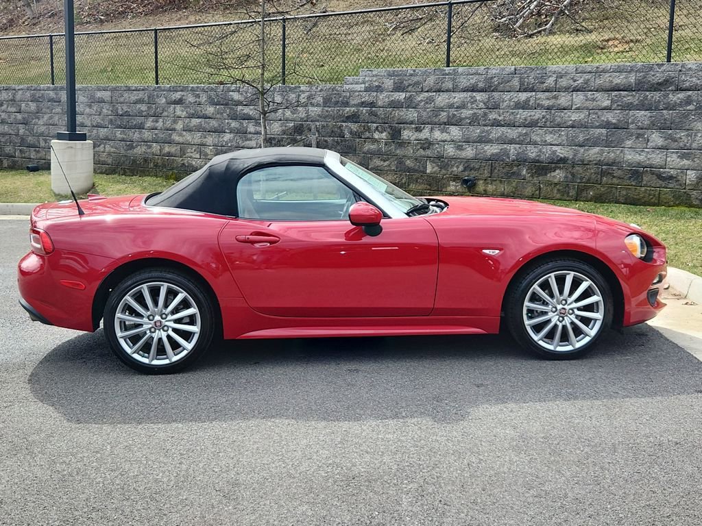 Used 2018 FIAT 124 Spider Lusso w/ Convenience Group image 14