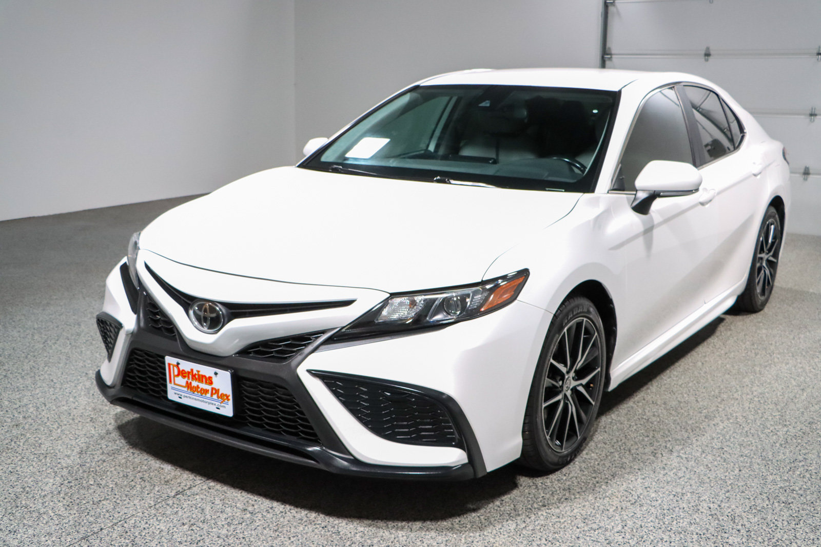 Used 2023 Toyota Camry SE FWD image 29