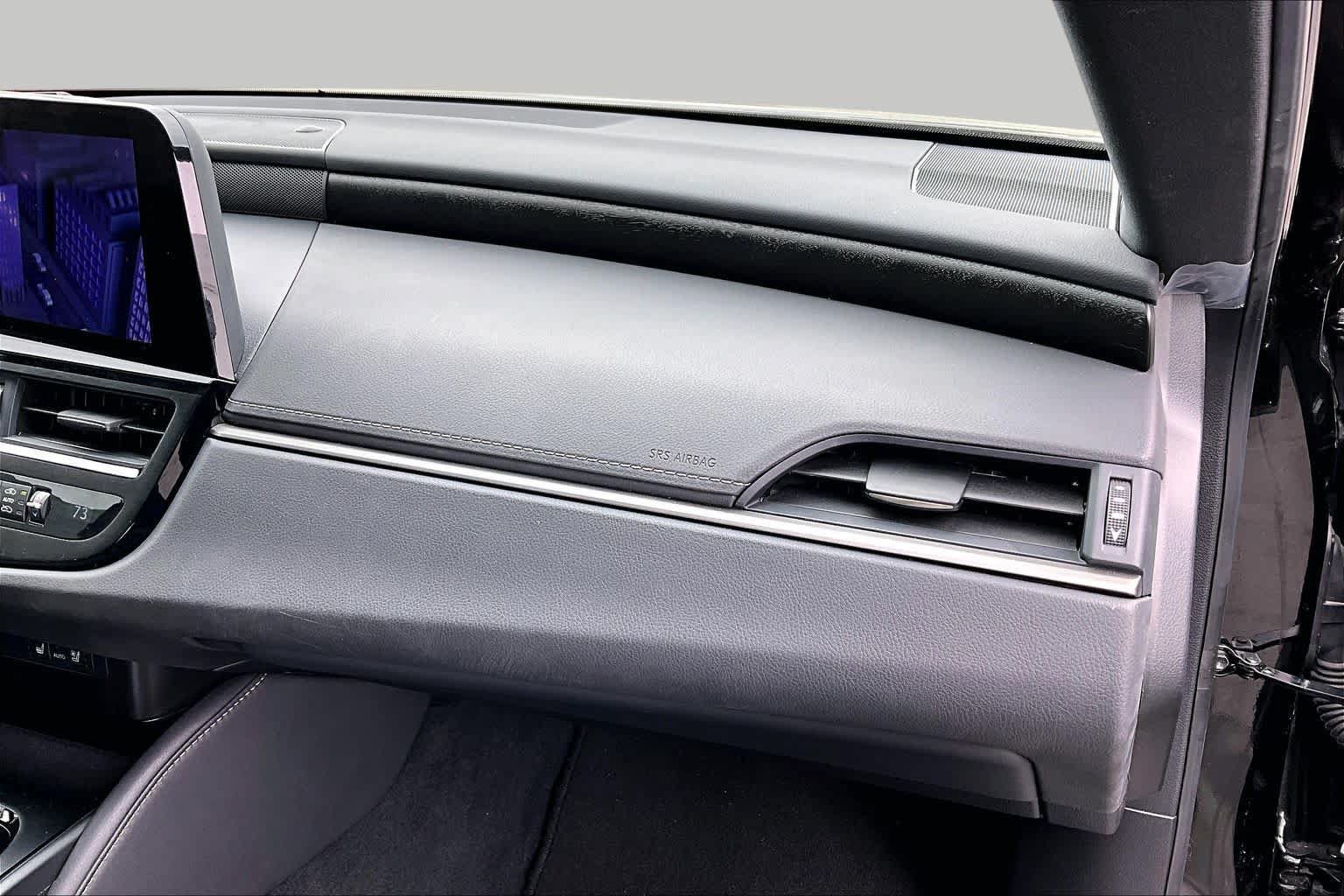 Used 2024 Lexus ES 300h w/ Premium Package FWD image 18