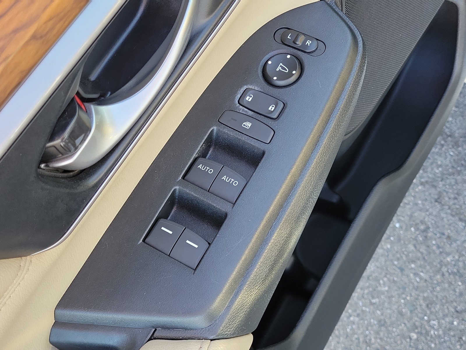 Used 2017 Honda CR-V EX-L image 14