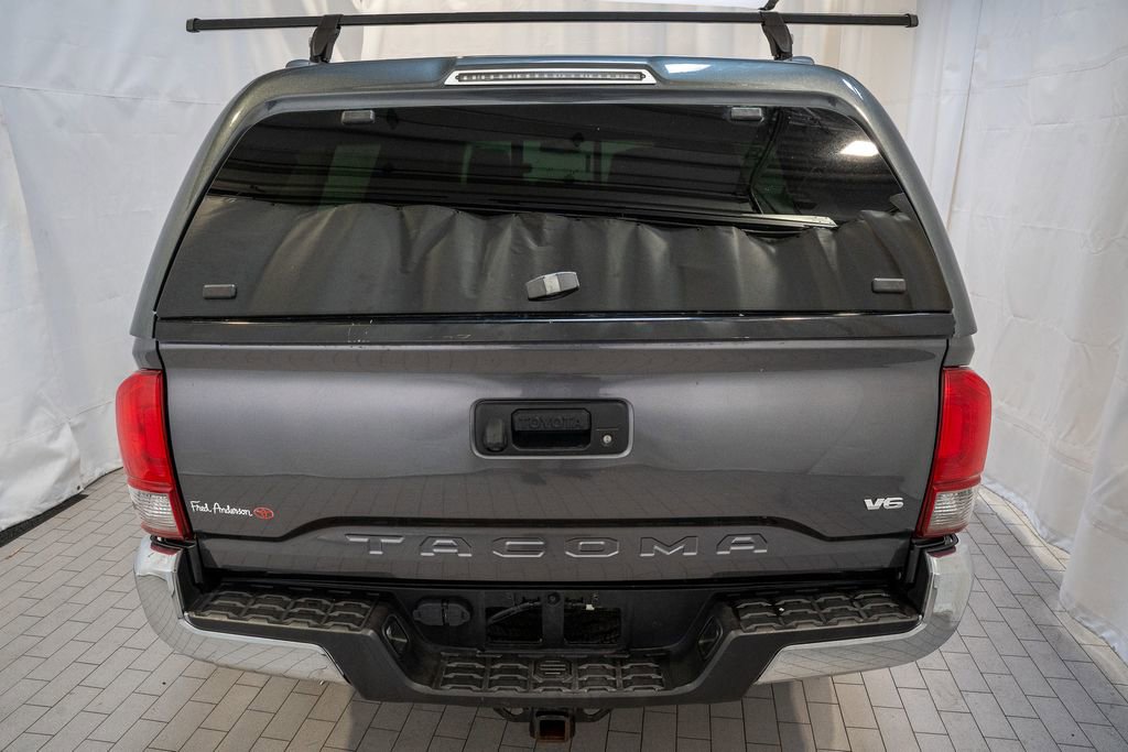 Used 2016 Toyota Tacoma TRD Off-Road image 4