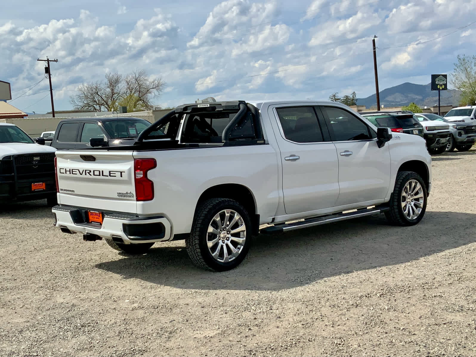 Used 2021 Chevrolet Silverado 1500 High Country w/ Technology Package AWD/4WD image 5