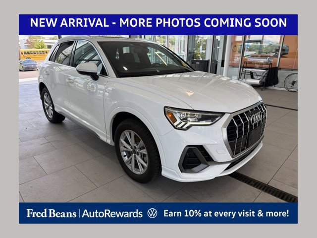 Used 2024 Audi Q3 2.0T Premium w/ Convenience Package AWD/4WD image 1