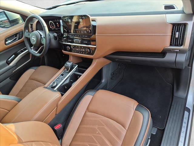 Used 2023 Nissan Pathfinder Platinum w/ Cargo Package AWD/4WD image 23