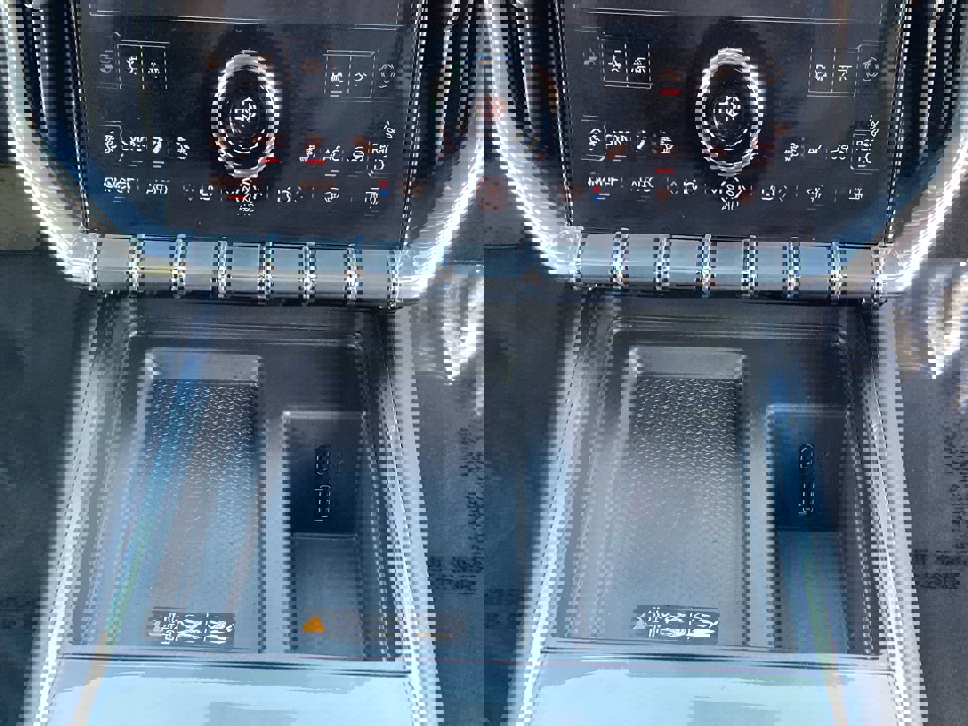 Used 2025 GMC Acadia Elevation image 36