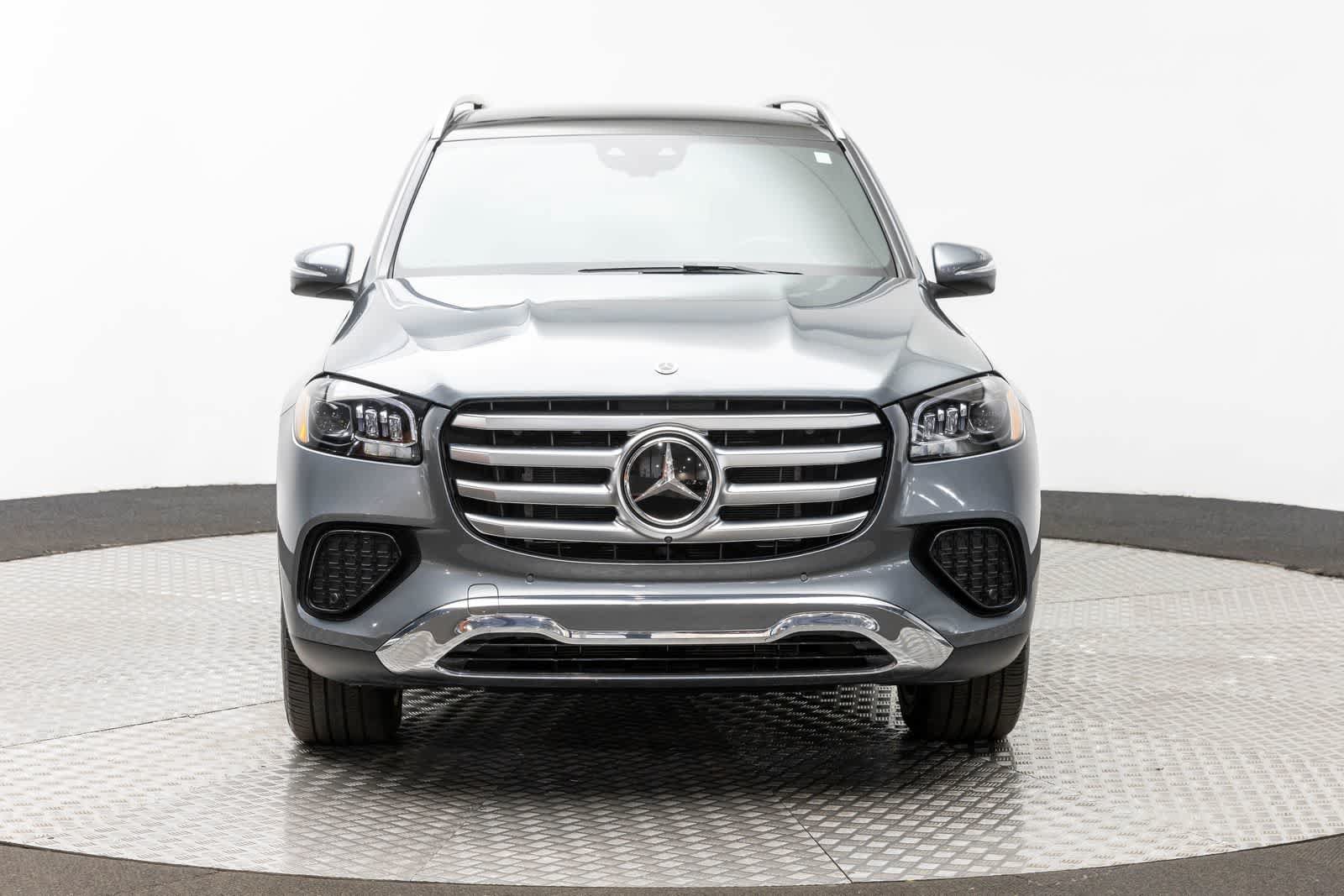 Used 2025 Mercedes-Benz GLS 450 4MATIC image 6