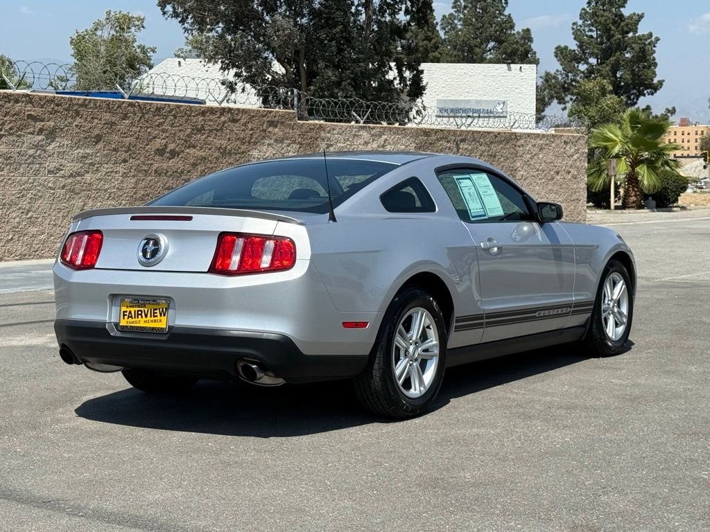 Used 2012 Ford Mustang Coupe RWD image 3