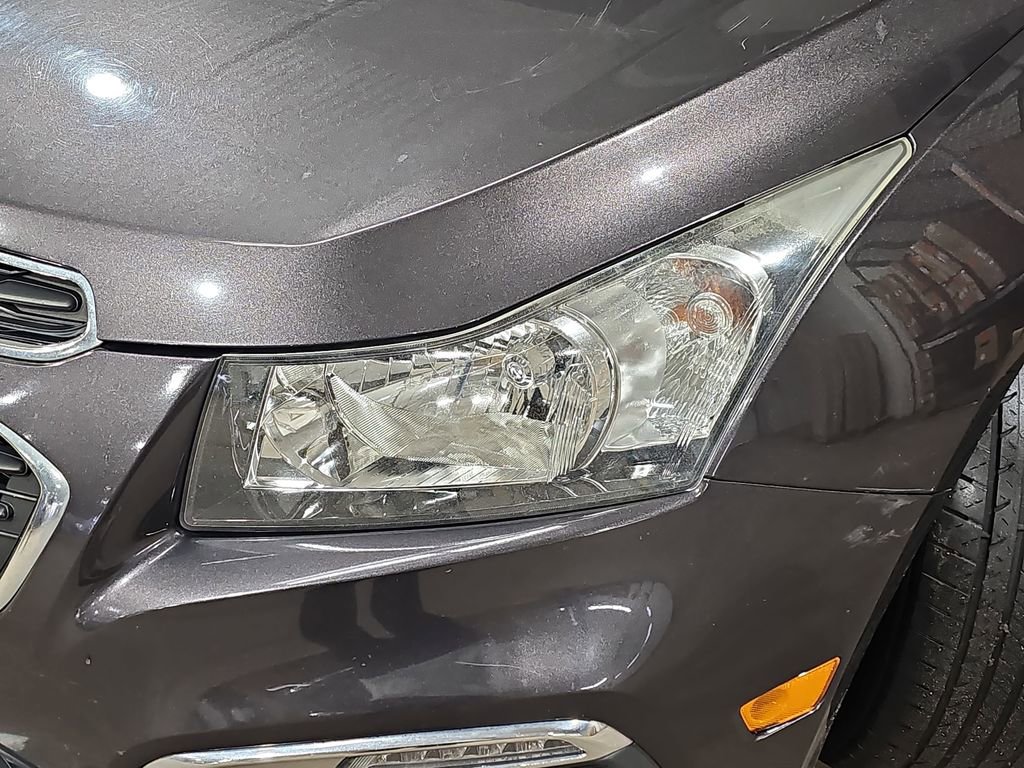 Used 2016 Chevrolet Cruze LT w/ Technology Package image 35