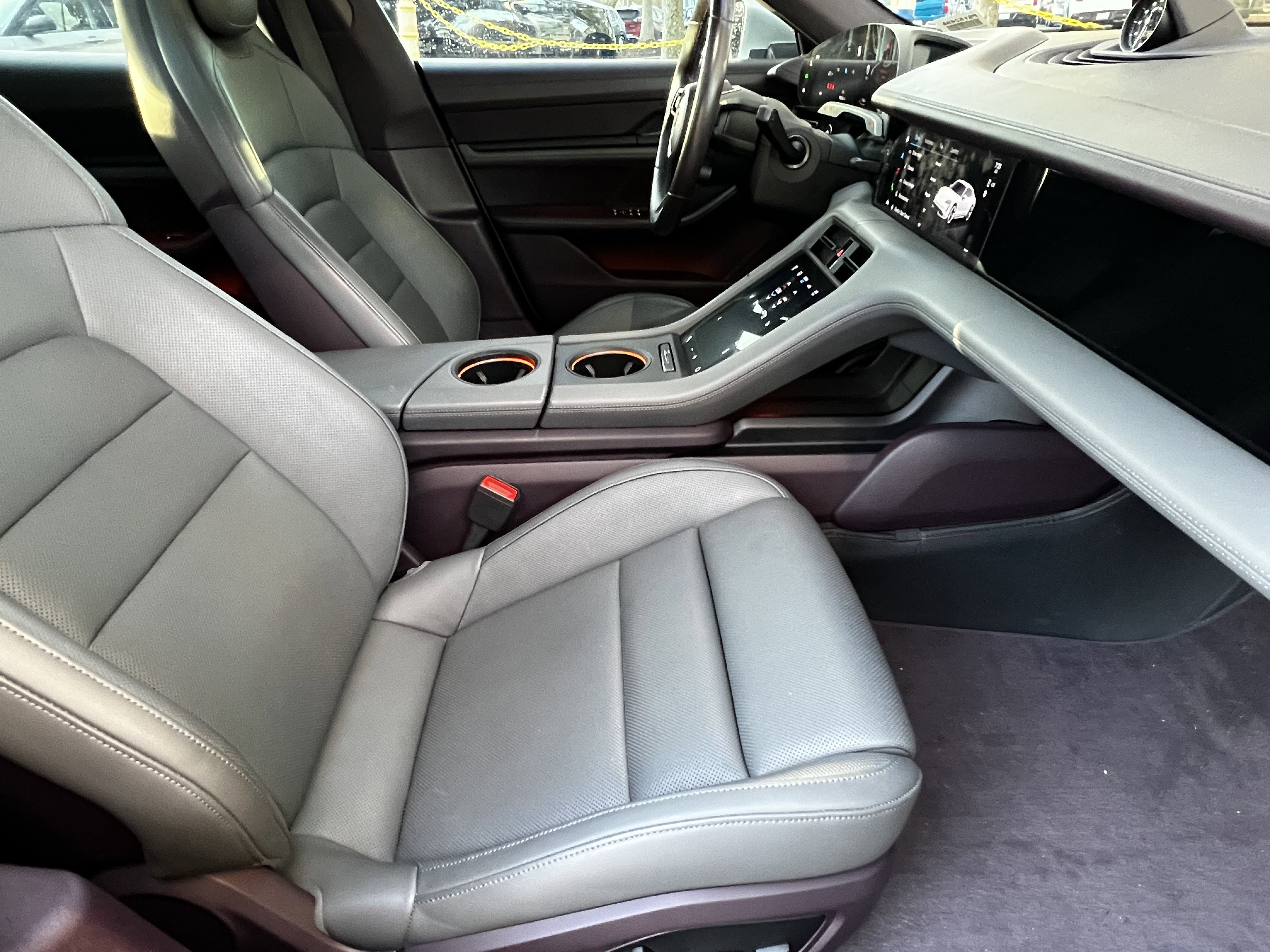 Used 2022 Porsche Taycan 4S image 46