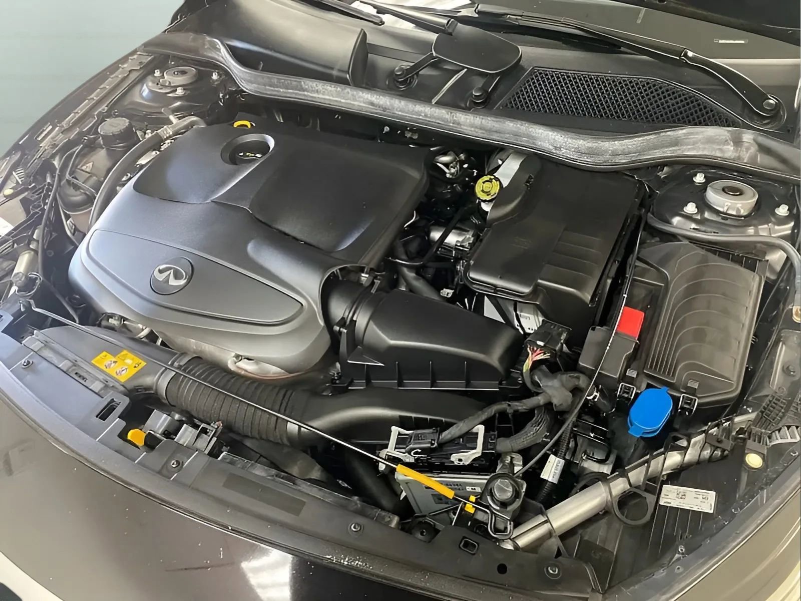 Used 2018 INFINITI QX30 FWD image 16