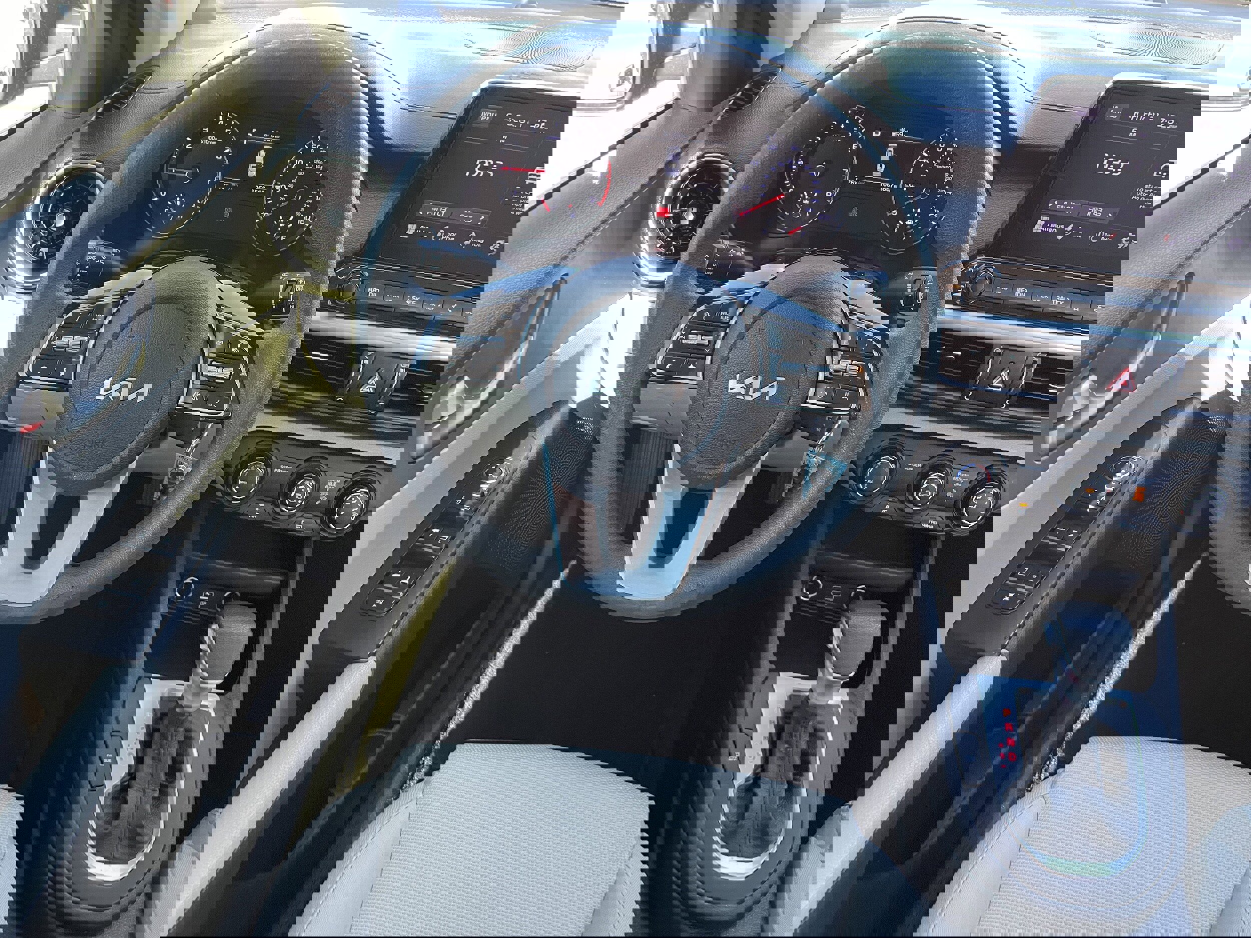 Used 2022 Kia Forte LXS image 13