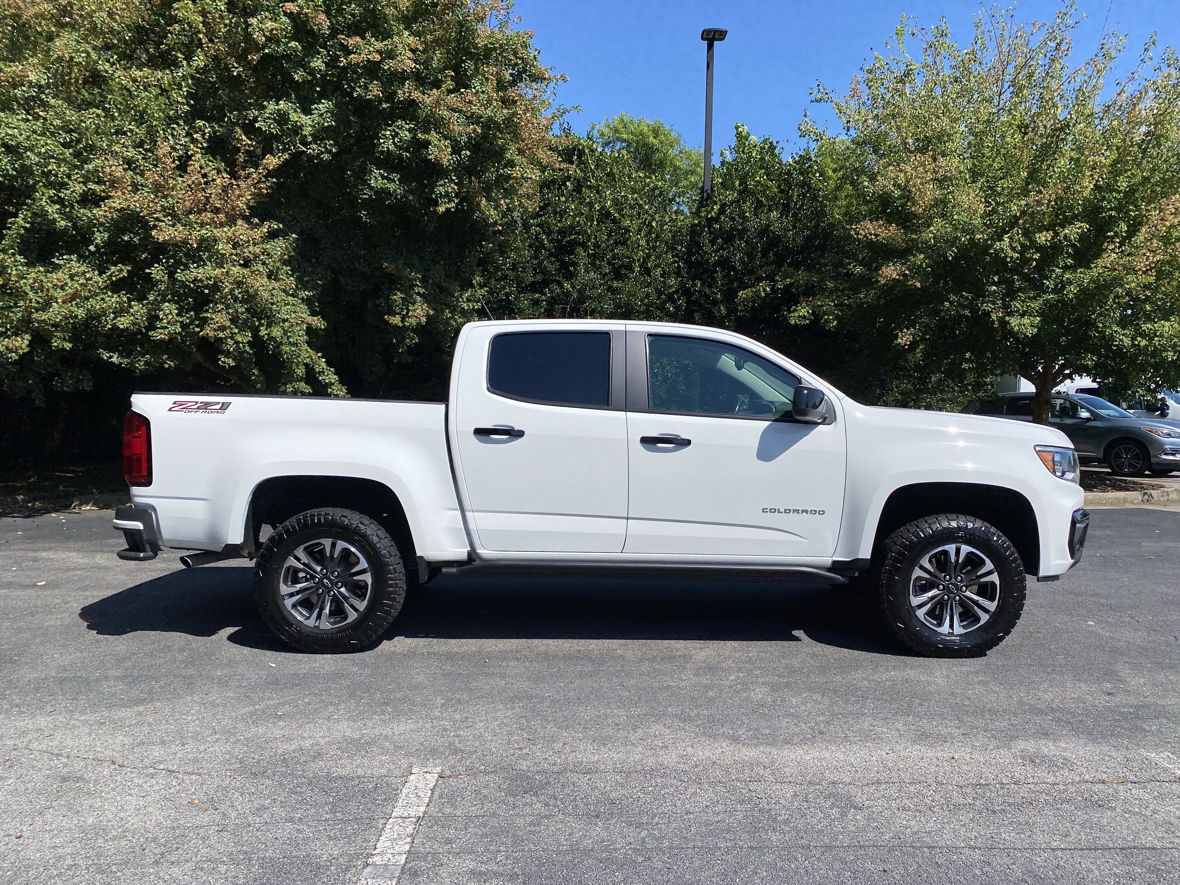 Used 2021 Chevrolet Colorado Z71 AWD/4WD image 10
