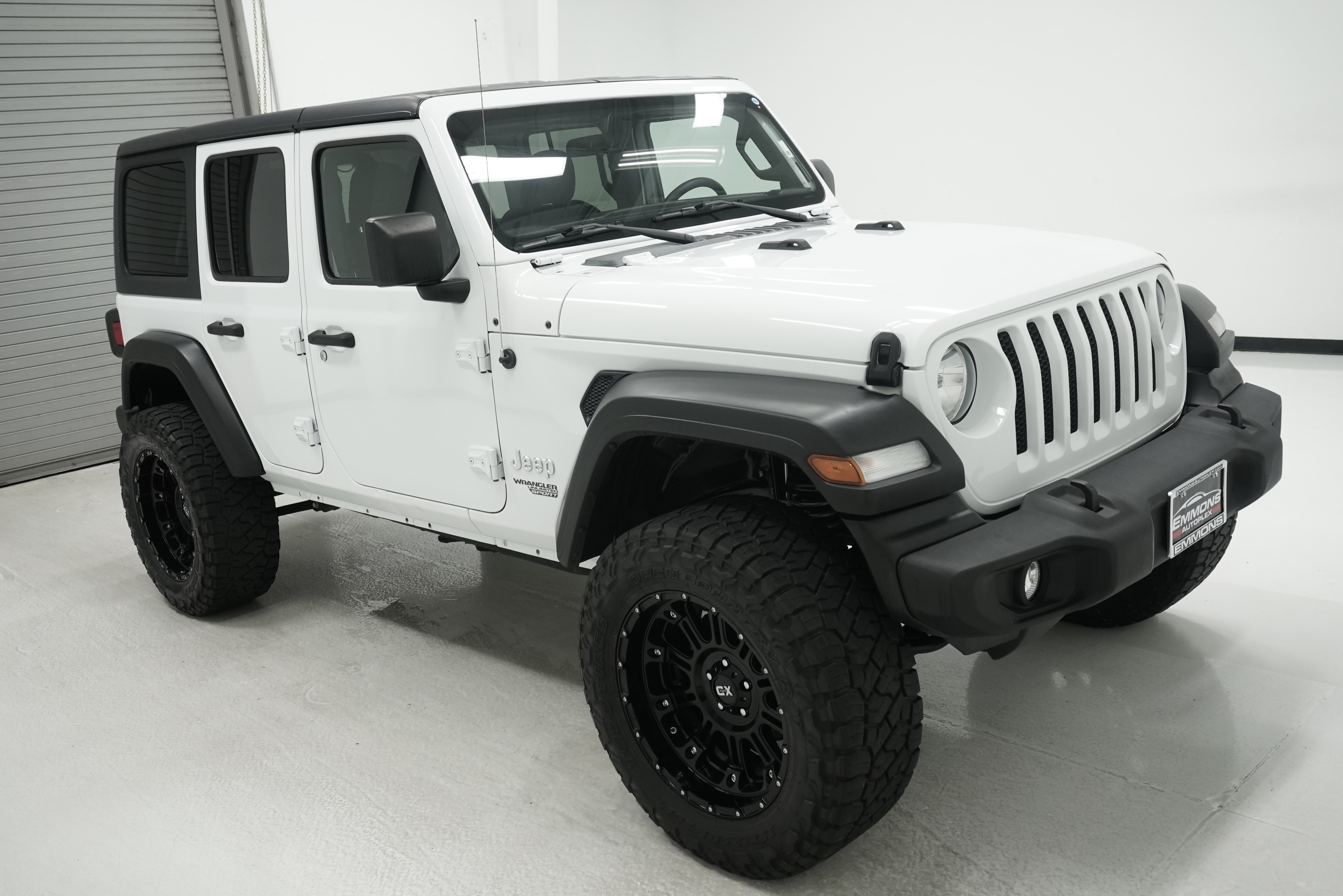 Used 2019 Jeep Wrangler Unlimited Sport S AWD/4WD image 3