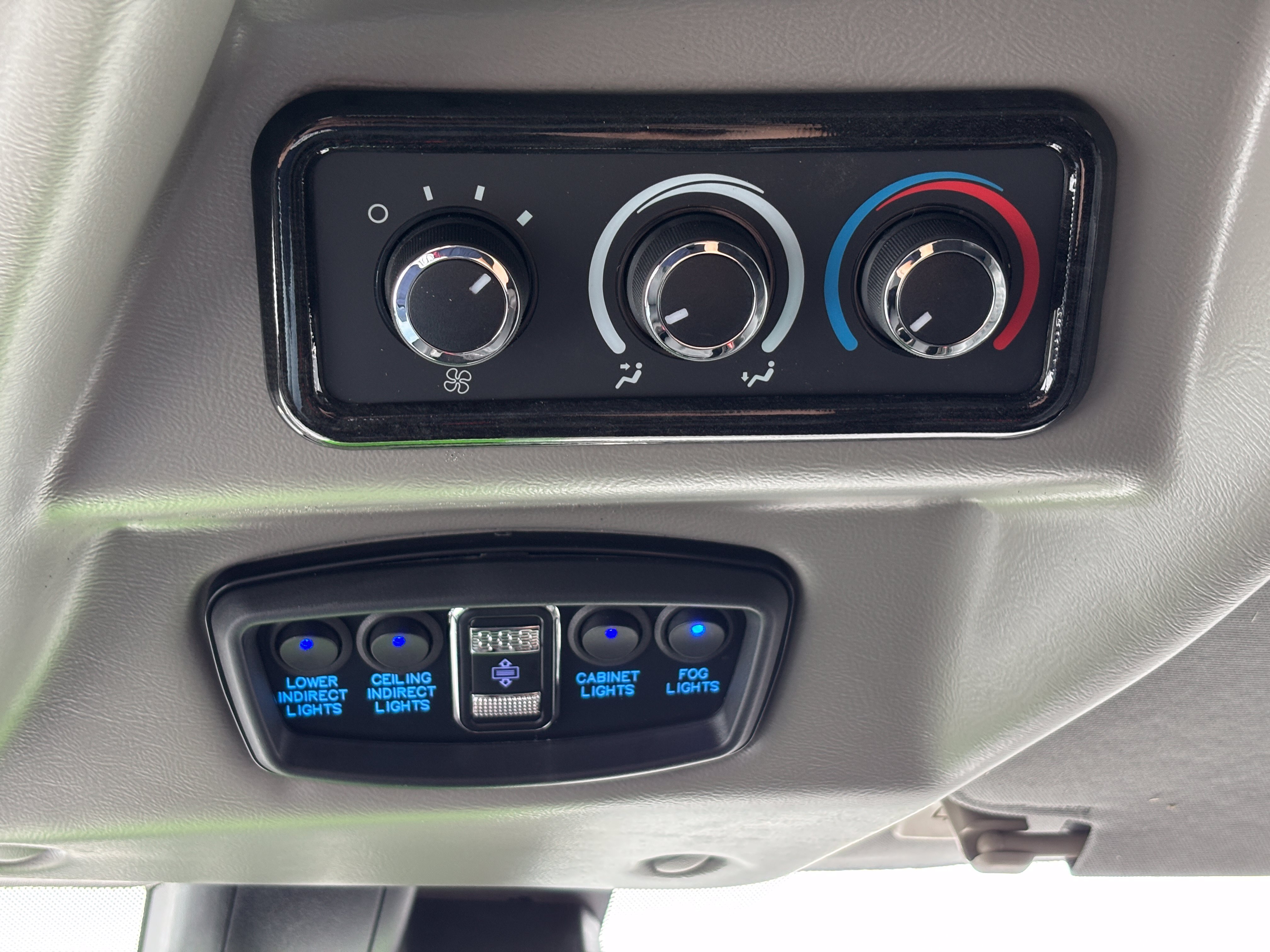 New 2026 GMC Savana 2500 w/ Driver Convenience Package RWD image 26
