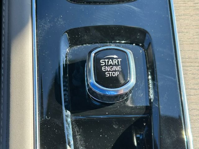 New 2026 Volvo XC90 B6 Plus w/ Protection Package image 24