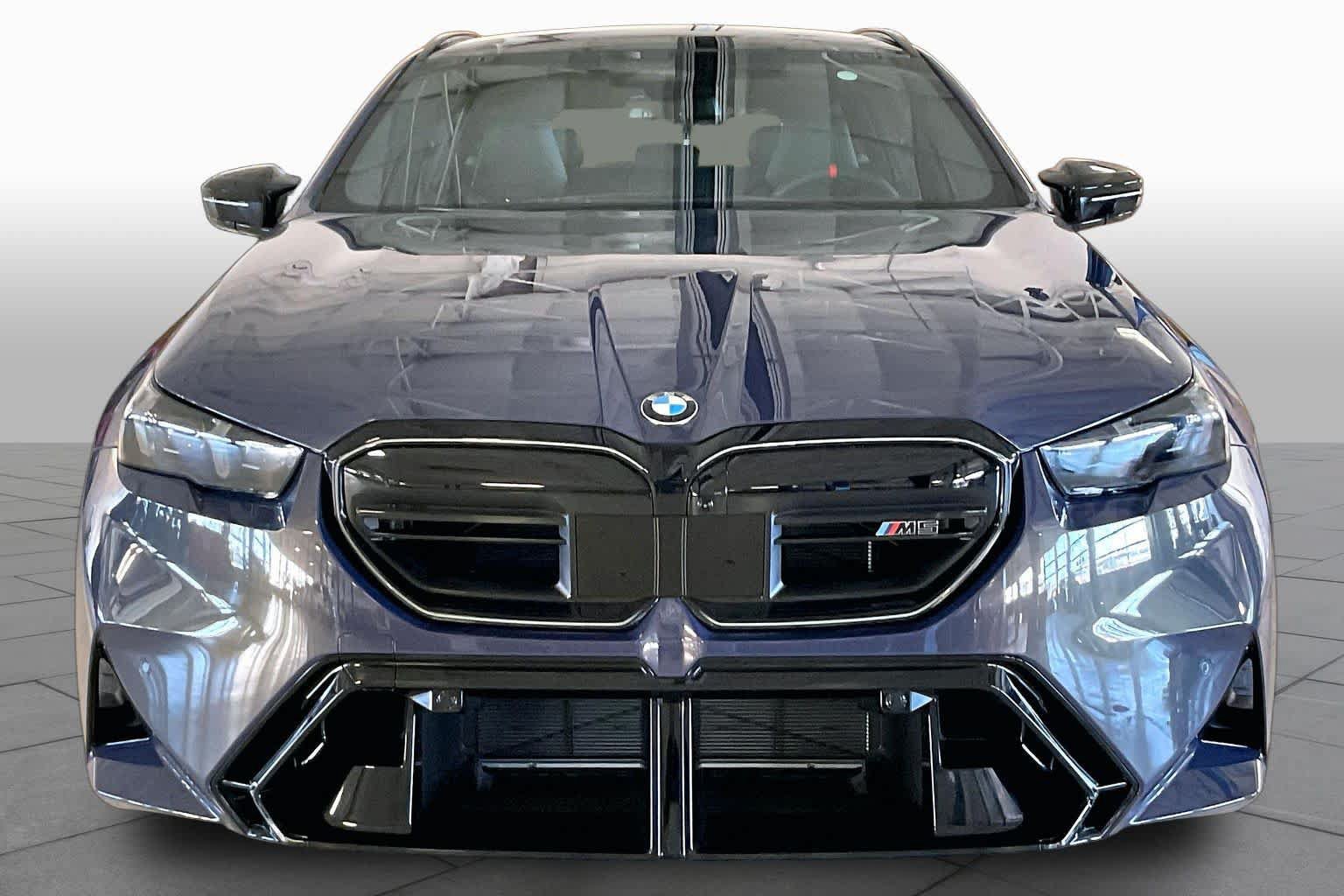New 2027 BMW M5 Touring AWD/4WD image 3