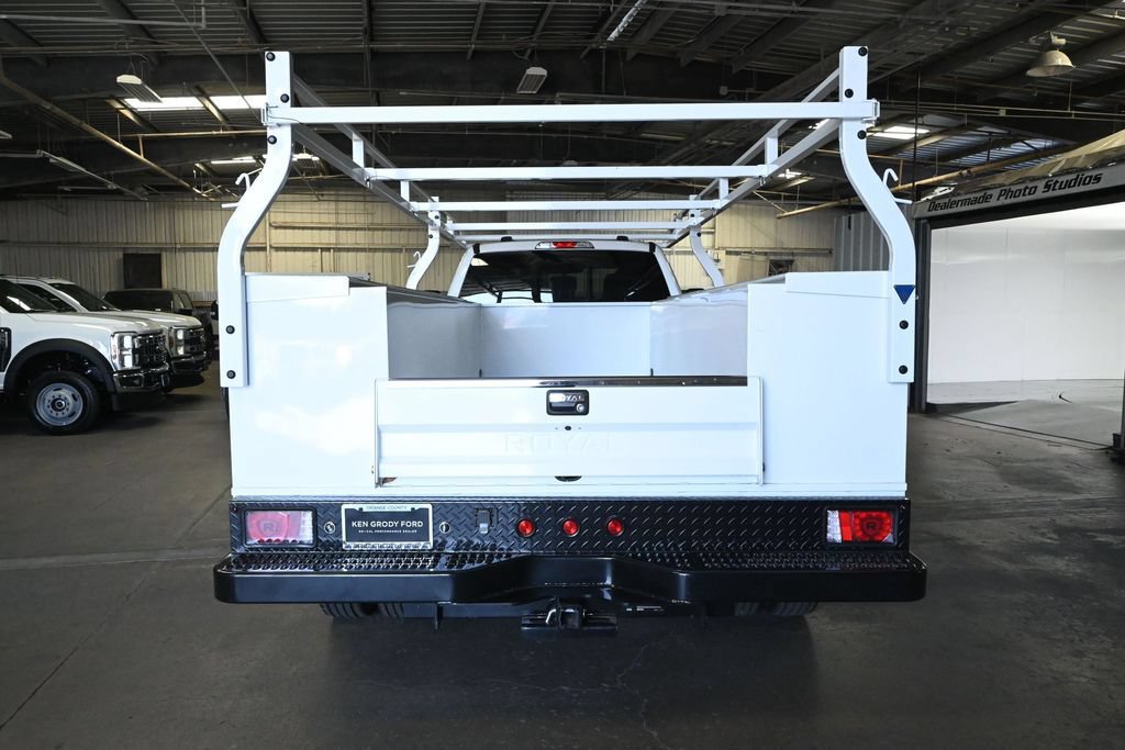 New 2025 Ford F450 XL w/ XL Chrome Package AWD/4WD image 8