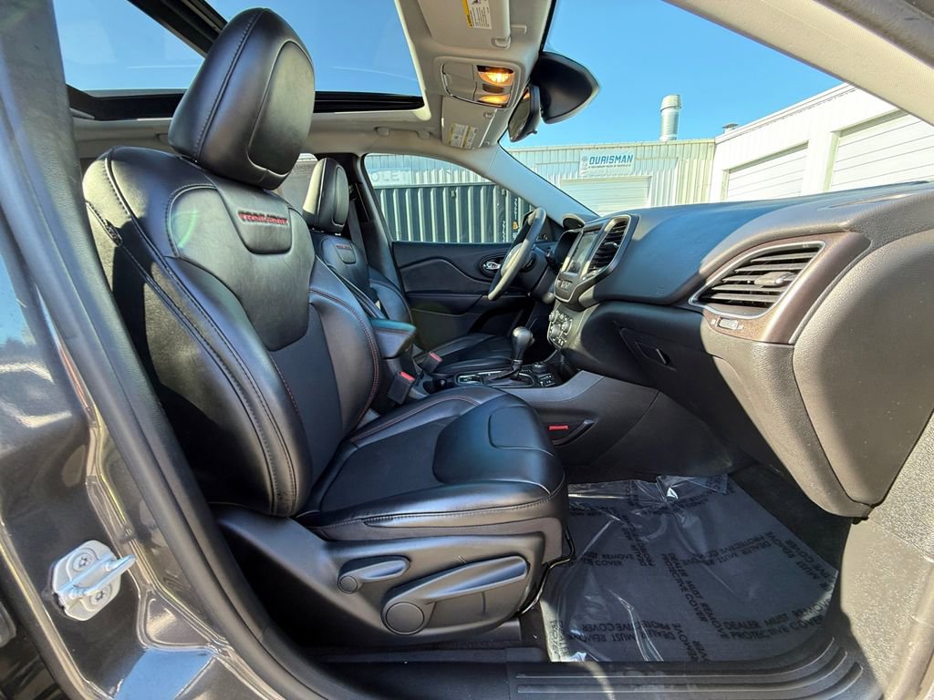 Used 2022 Jeep Cherokee Trailhawk w/ Sun, Sound & Nav Group image 27